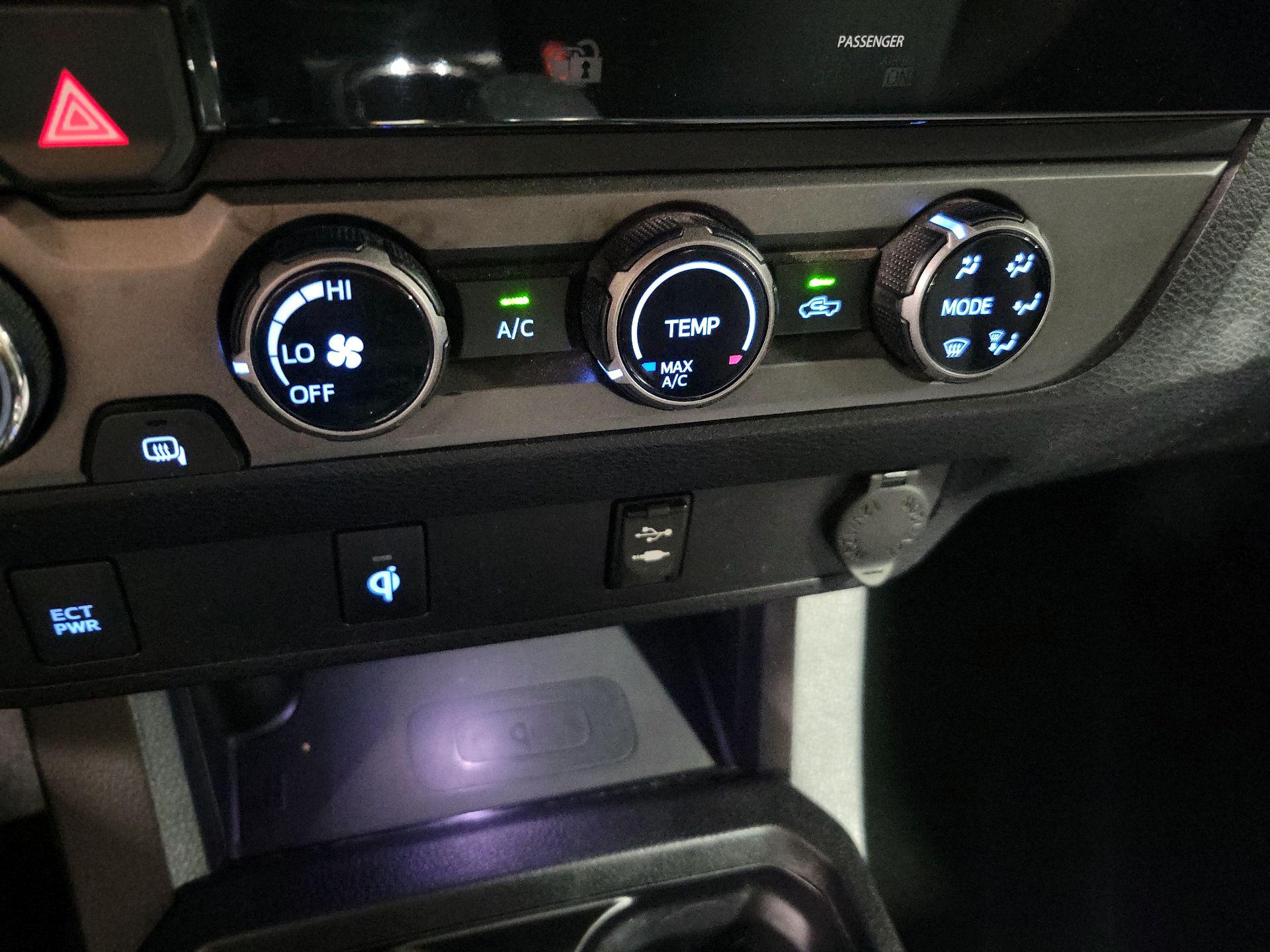 Thumbnail: 2016 Toyota Tacoma - 17