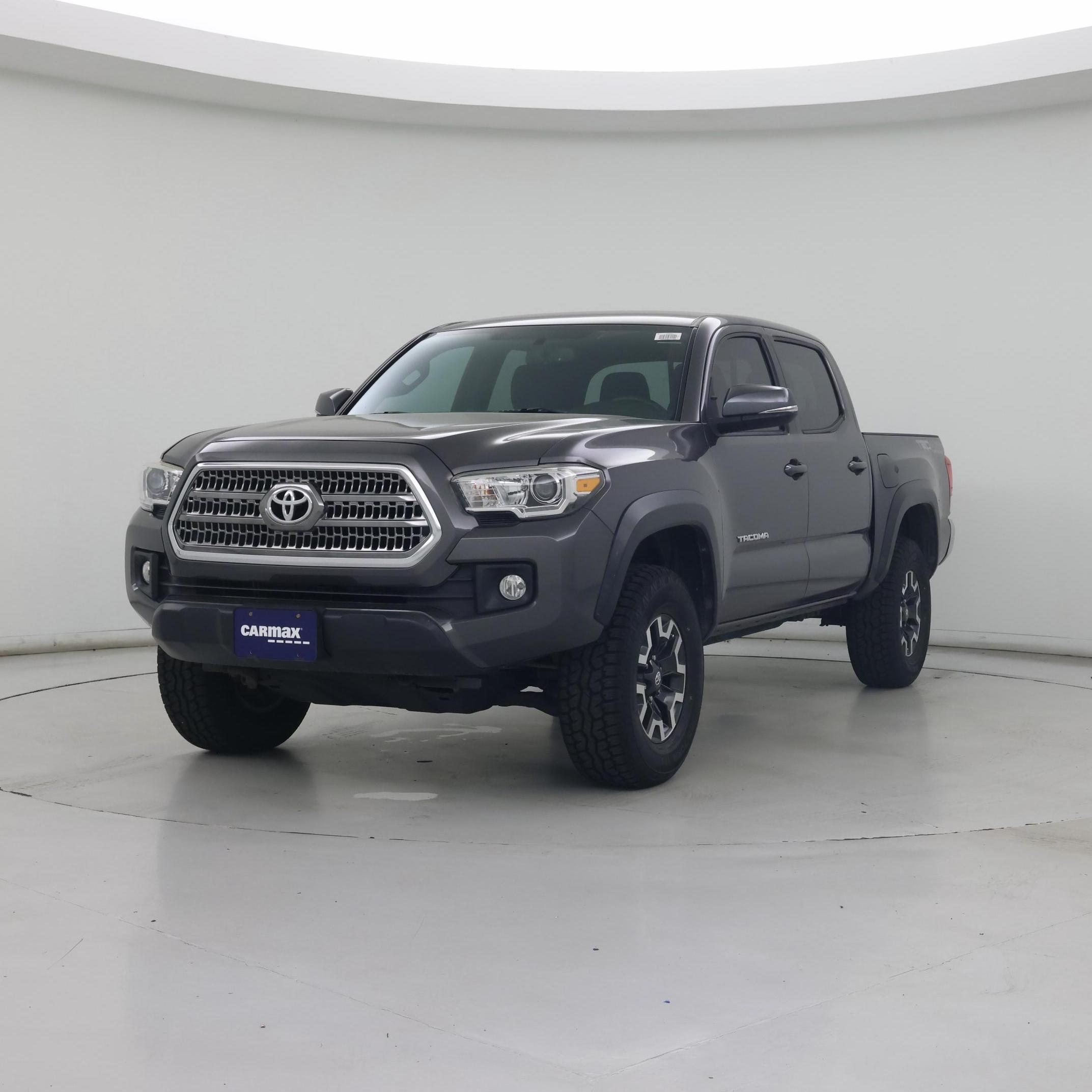 Thumbnail: 2016 Toyota Tacoma - 4