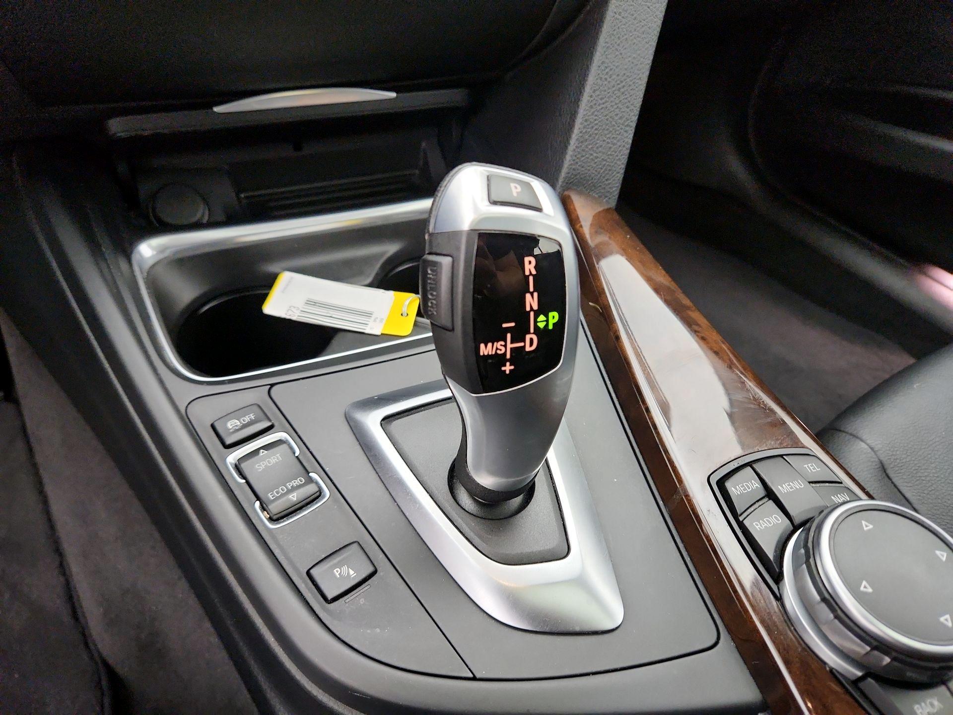 Thumbnail: 2015 BMW 3 Series - 18