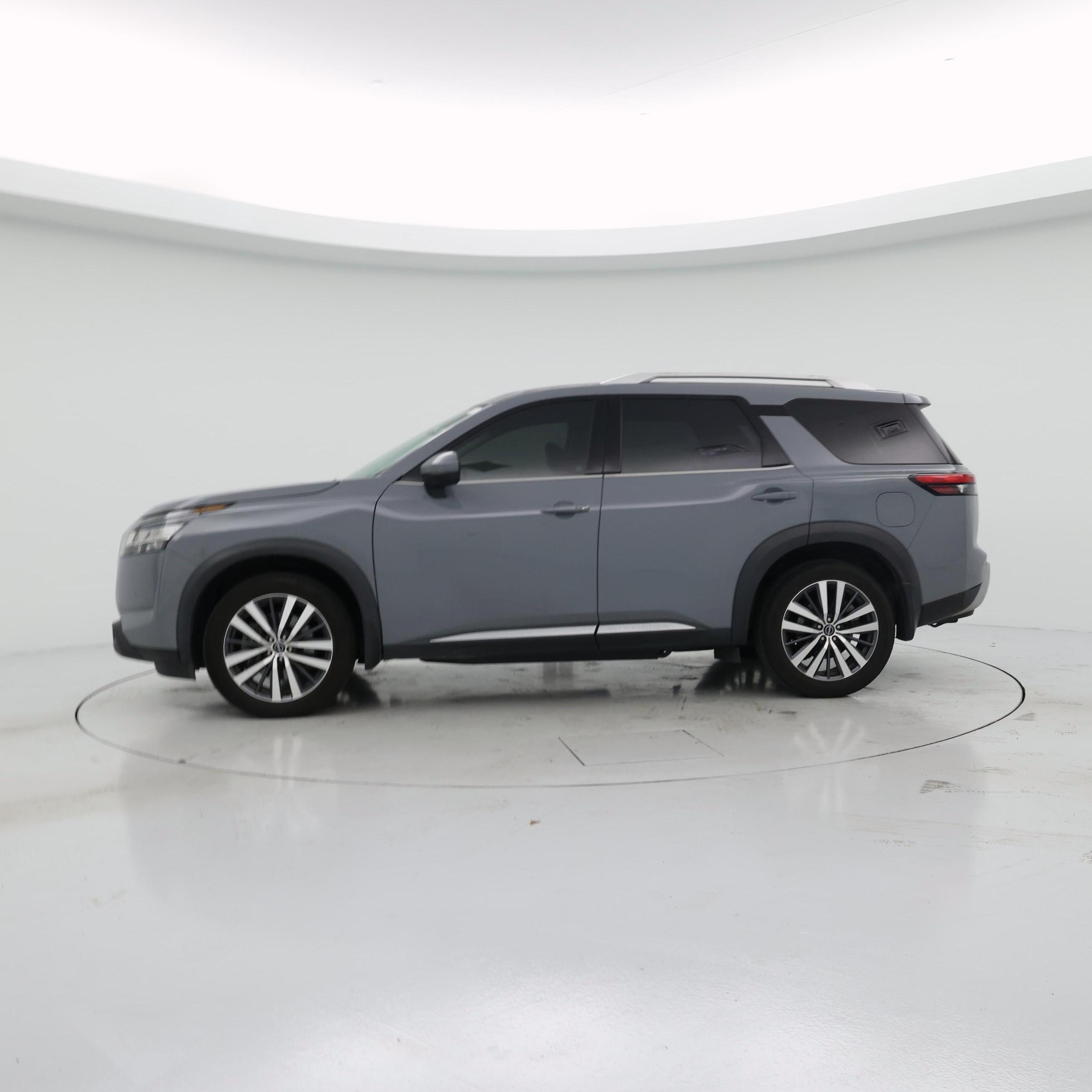 Thumbnail: 2022 Nissan Pathfinder - 3