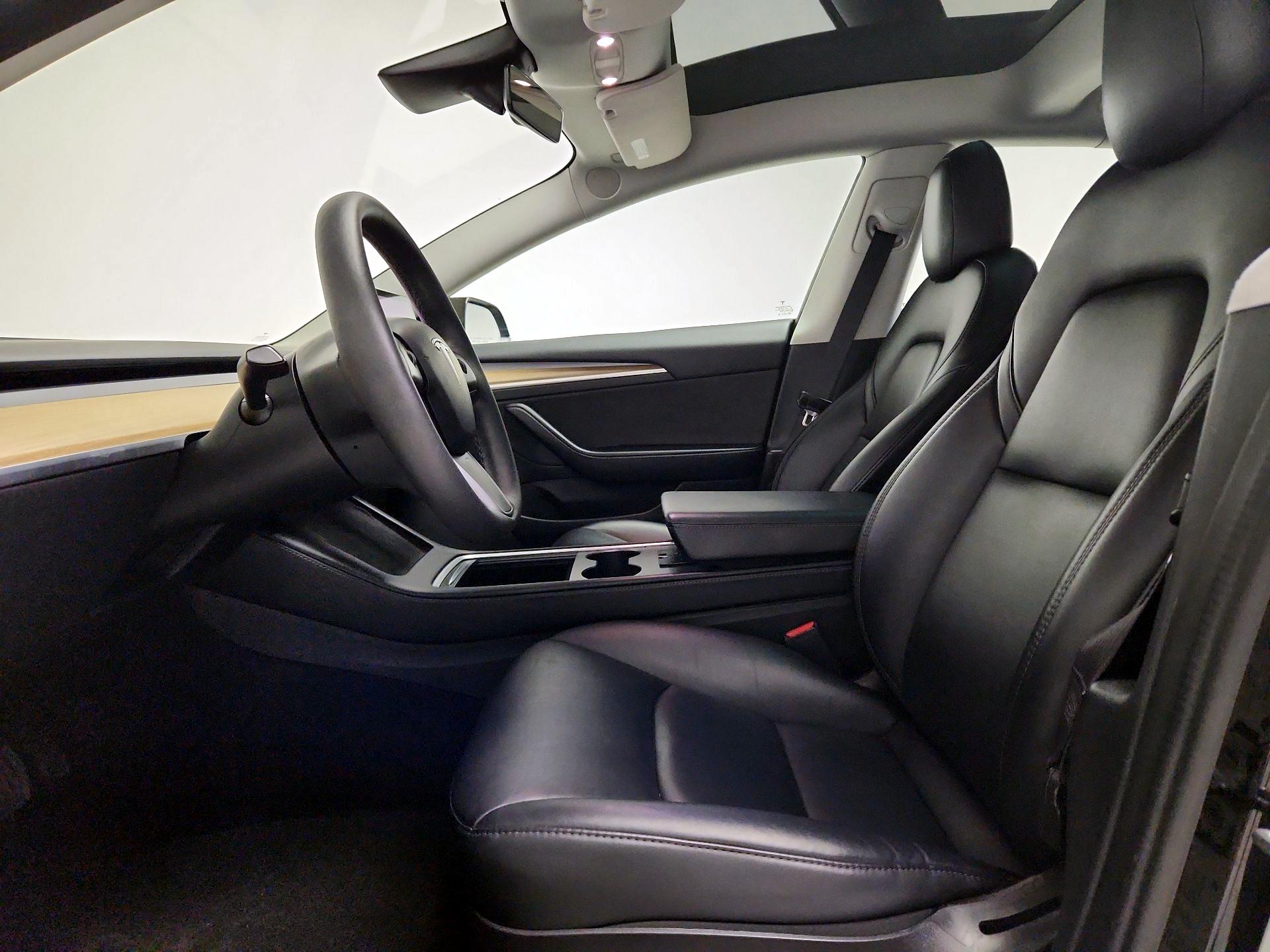 Thumbnail: 2022 Tesla Model 3 - 11