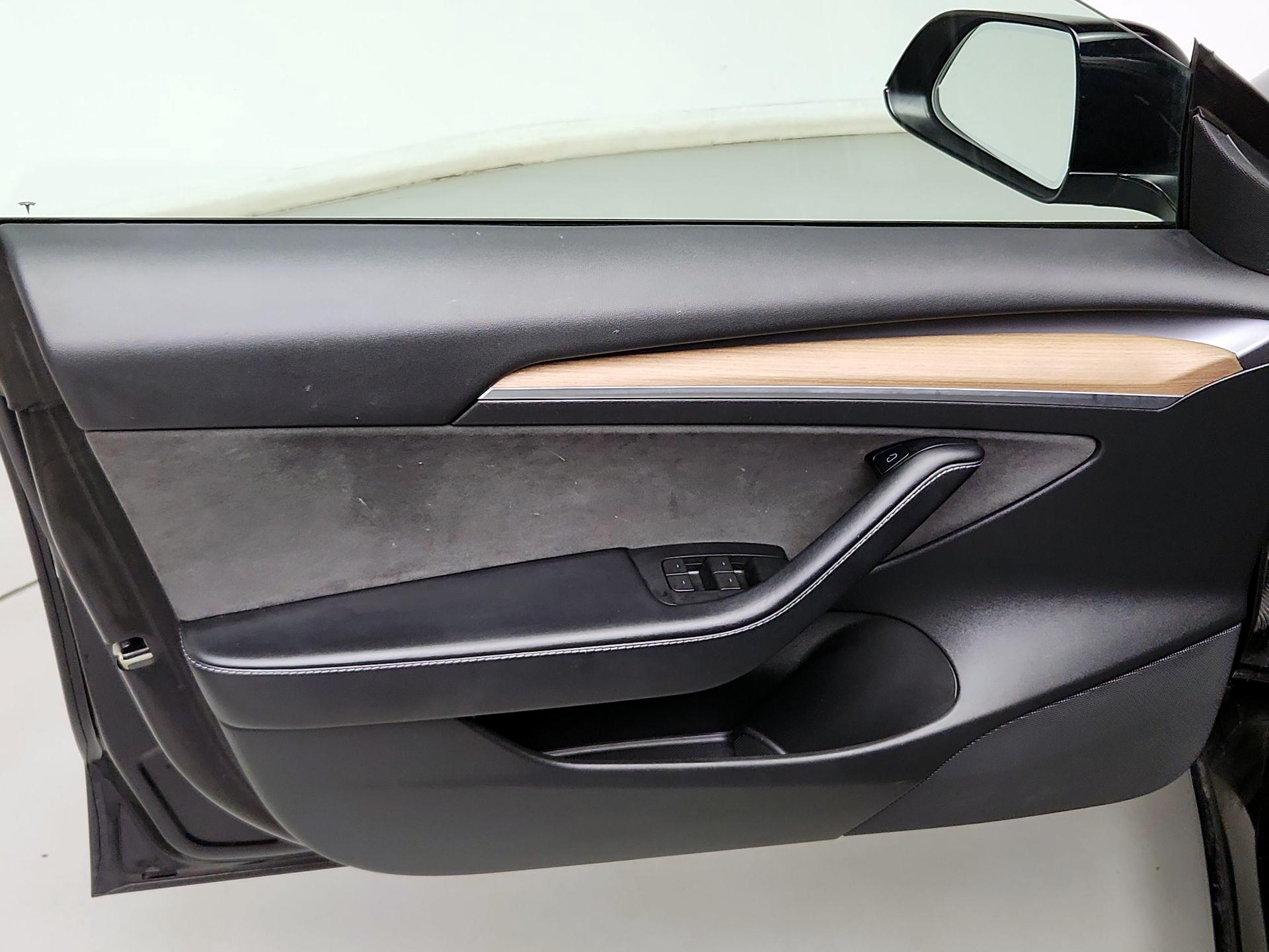 Thumbnail: 2022 Tesla Model 3 - 12