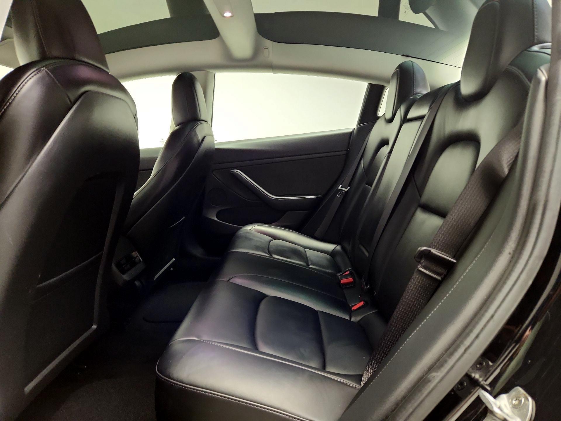Thumbnail: 2022 Tesla Model 3 - 19