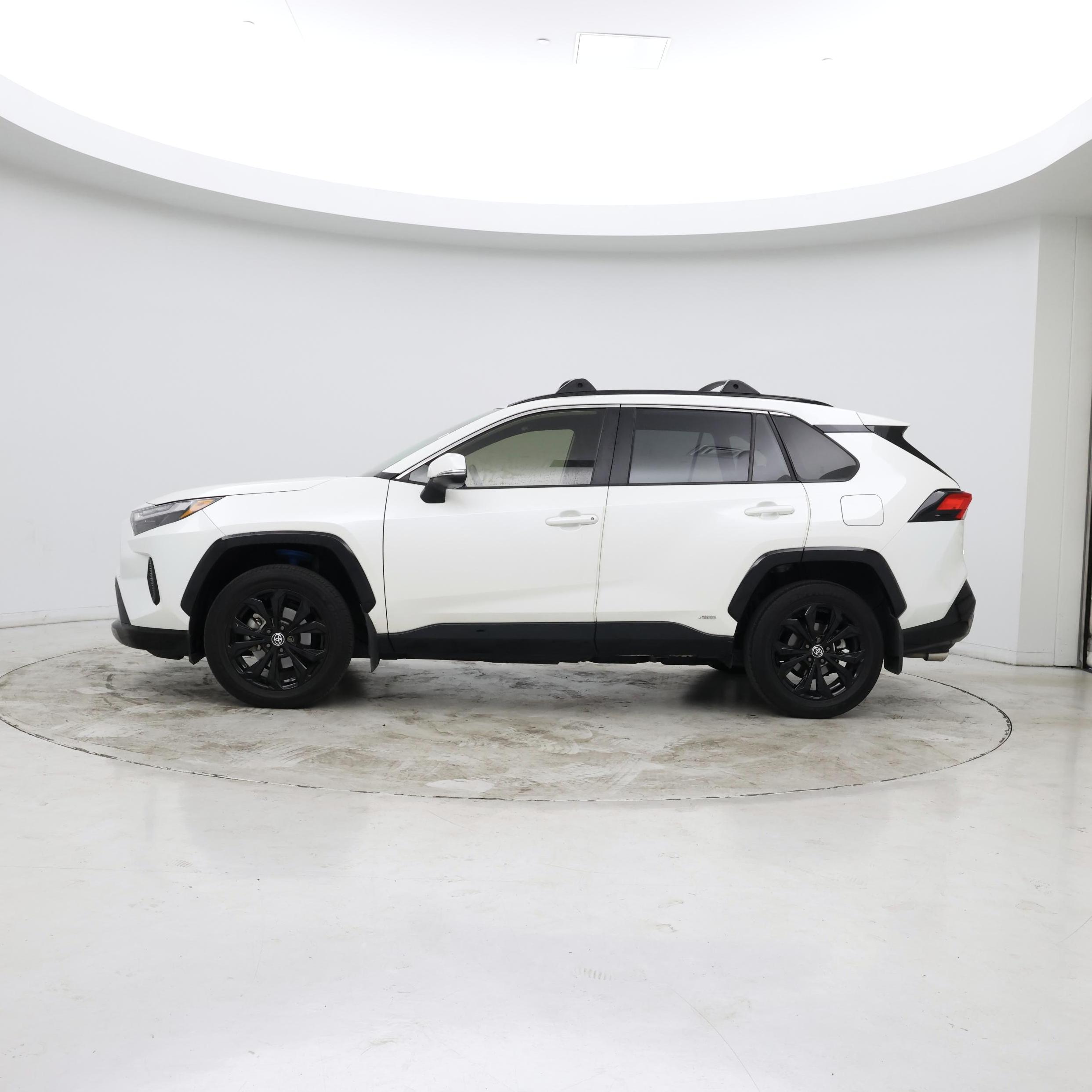 Thumbnail: 2022 Toyota RAV4 - 2
