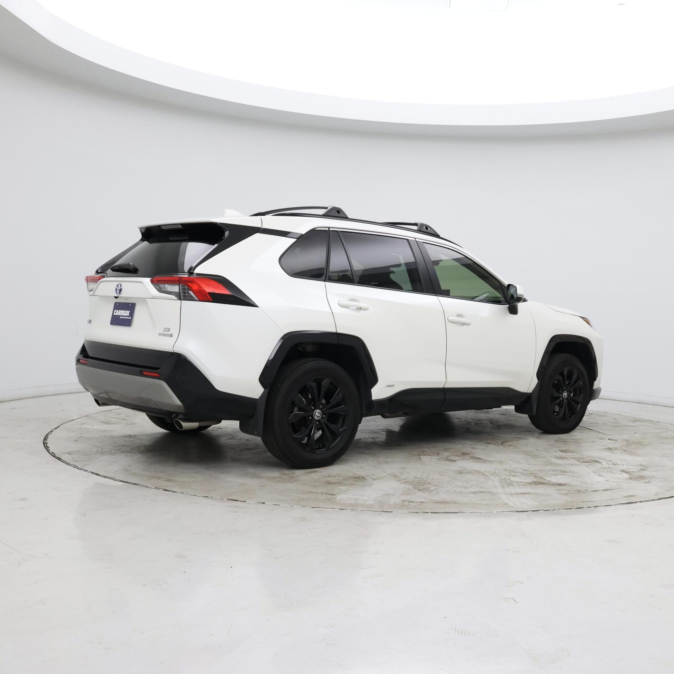 Thumbnail: 2022 Toyota RAV4 - 6