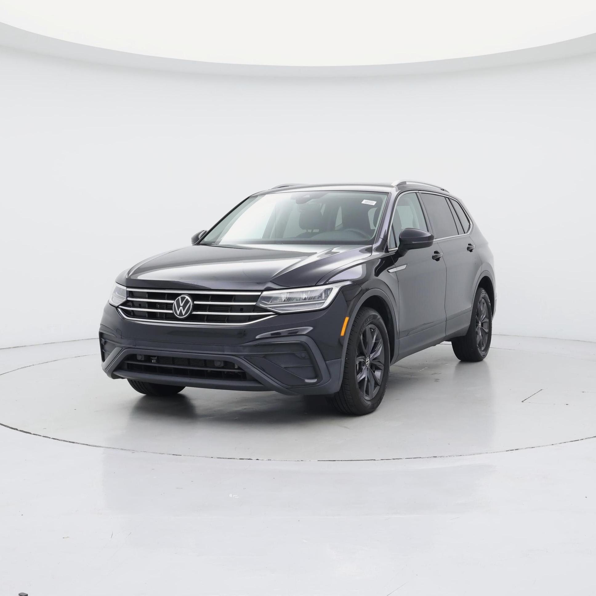 Thumbnail: 2022 Volkswagen Tiguan - 4
