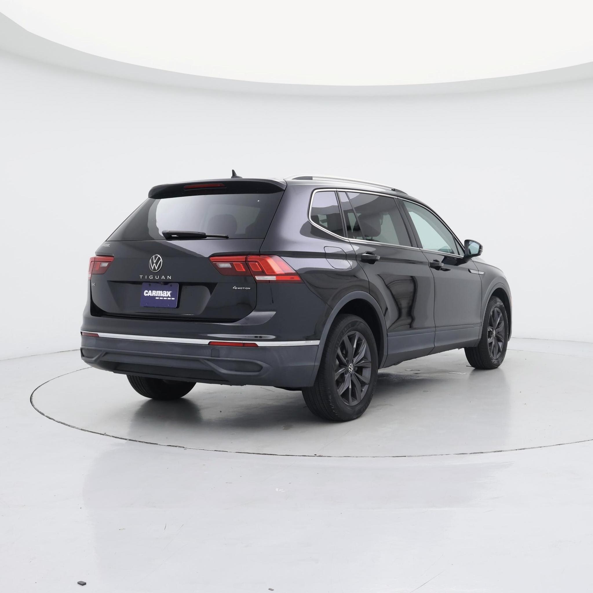 Thumbnail: 2022 Volkswagen Tiguan - 8