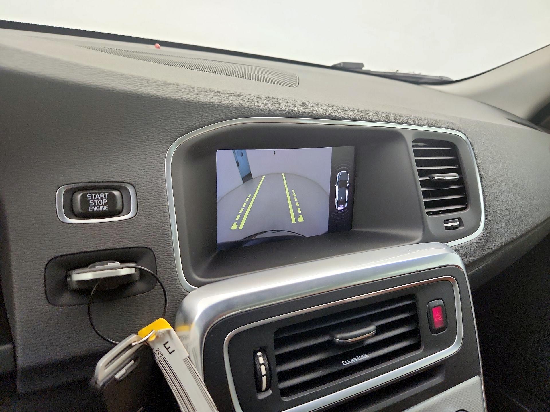 Thumbnail: 2018 Volvo S60 - 14