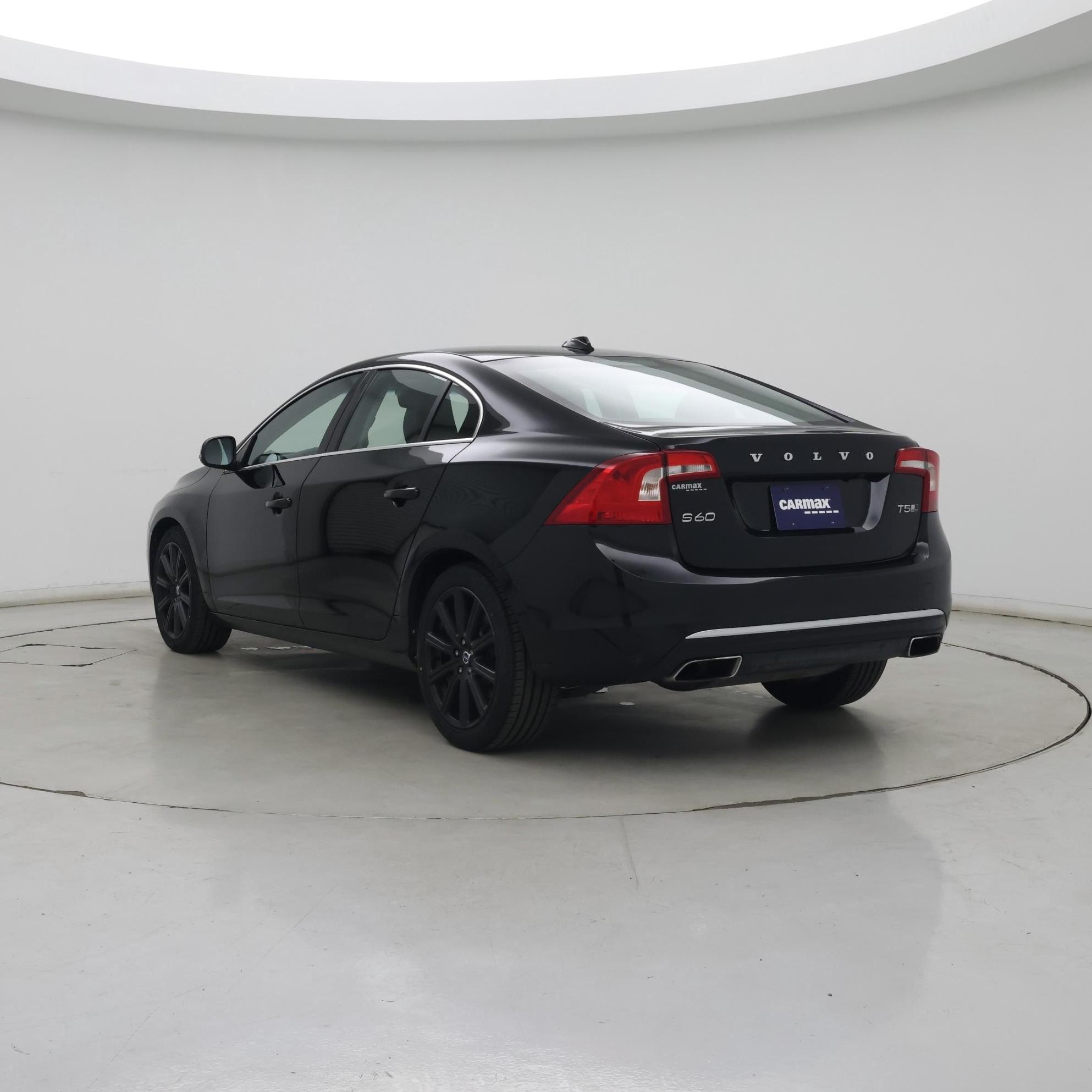 Thumbnail: 2018 Volvo S60 - 2