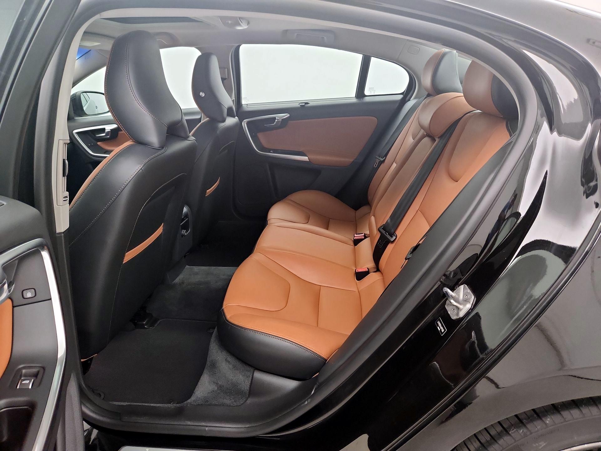 Thumbnail: 2018 Volvo S60 - 19