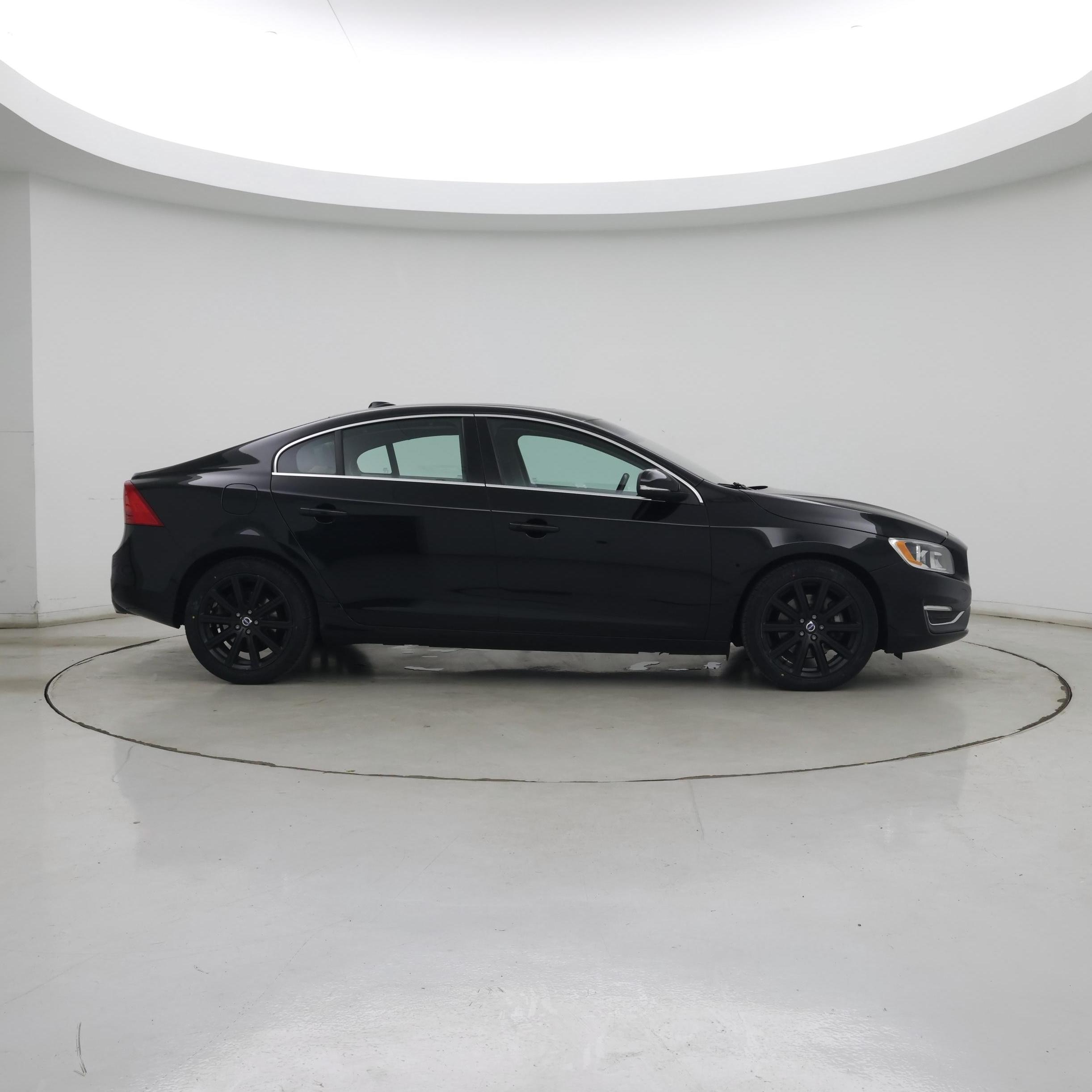Thumbnail: 2018 Volvo S60 - 7