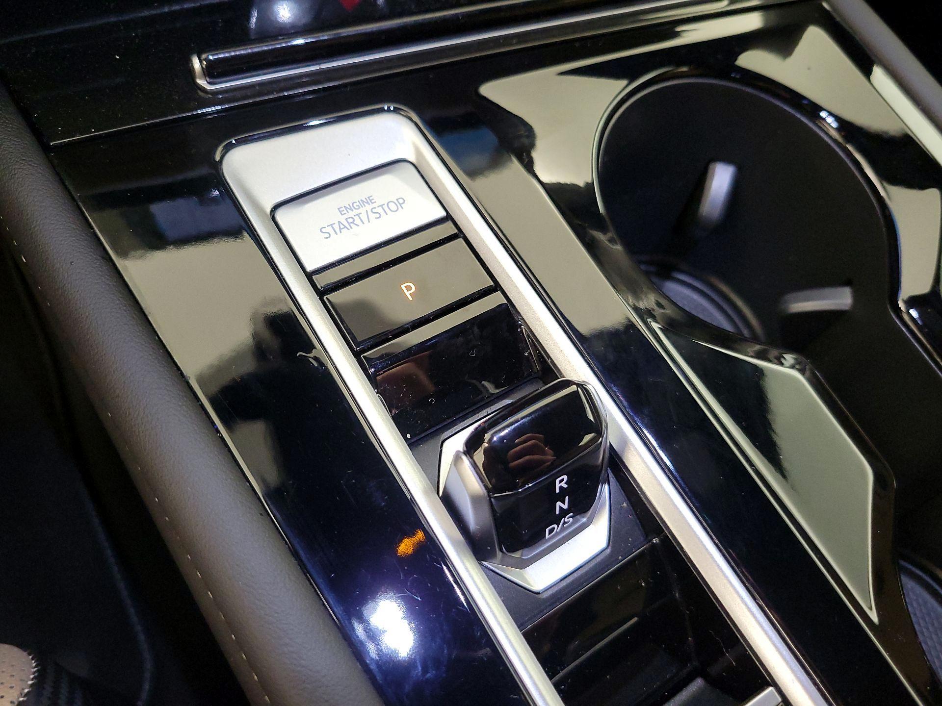 Thumbnail: 2024 Volkswagen Atlas - 16