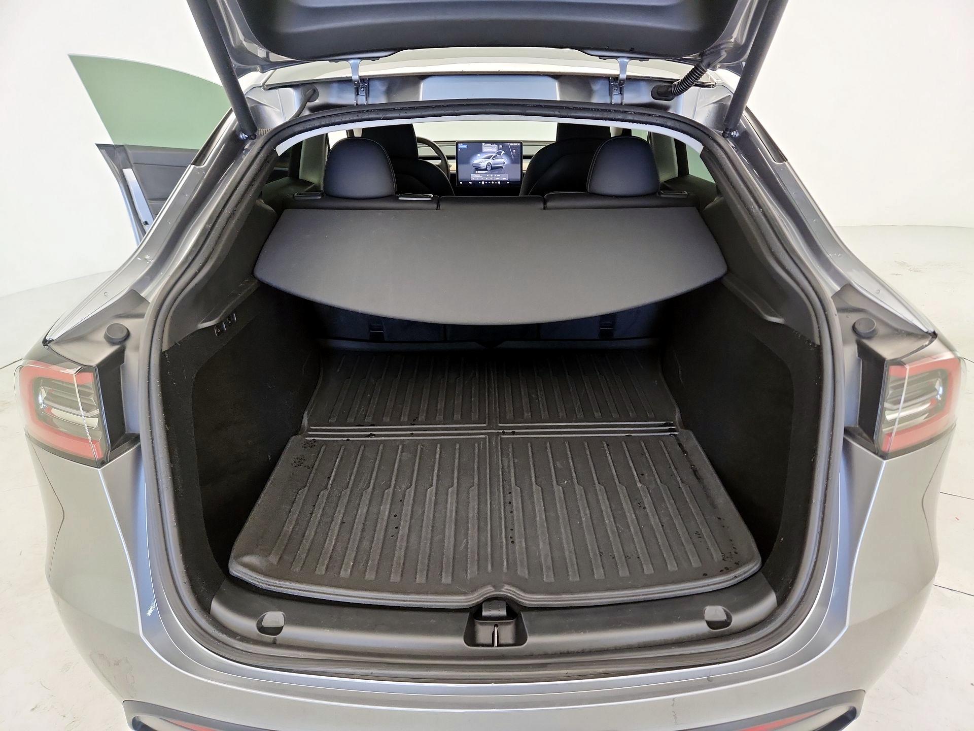 Thumbnail: 2022 Tesla Model 3 - 19