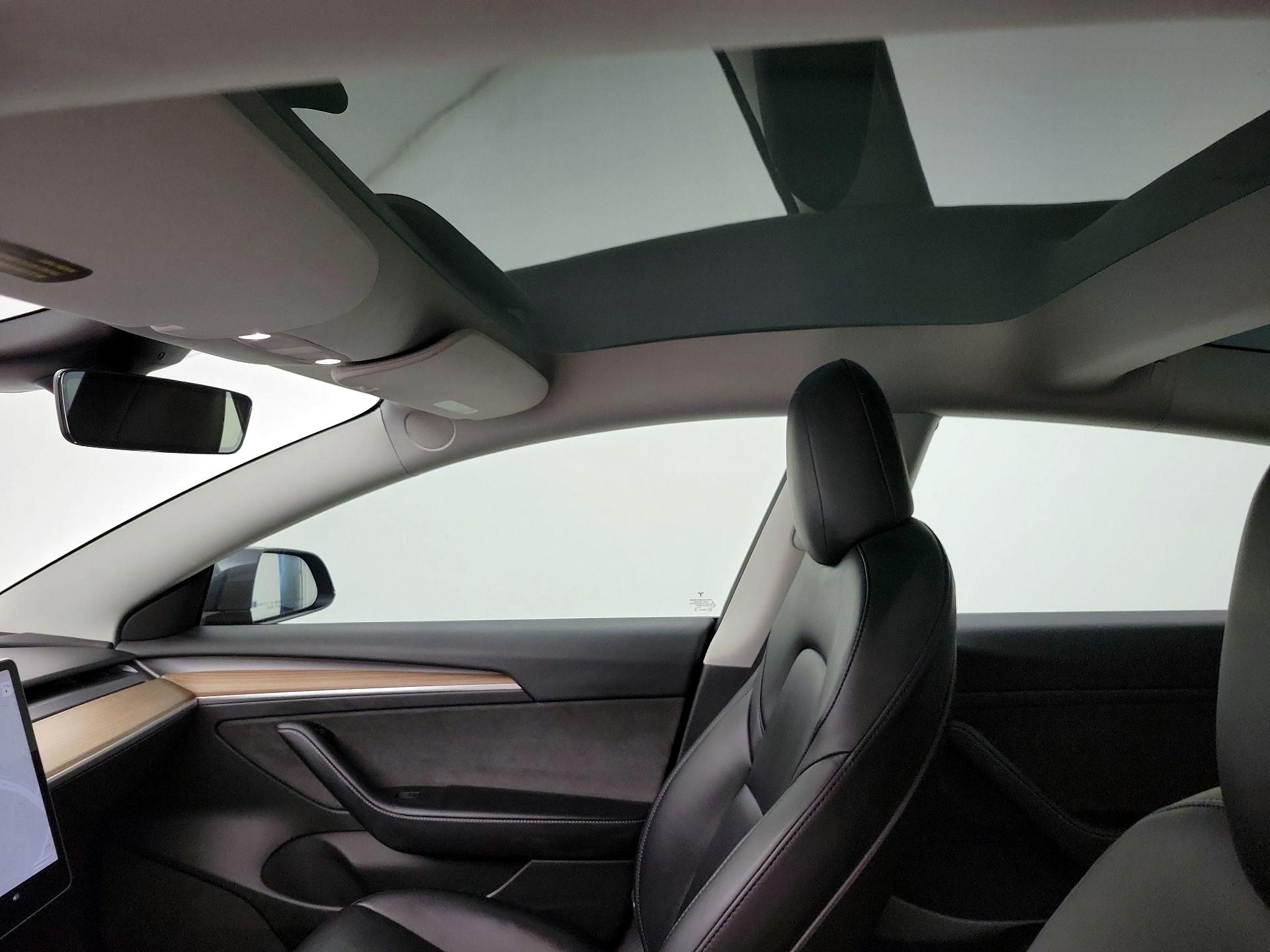 Thumbnail: 2023 Tesla Model 3 - 19