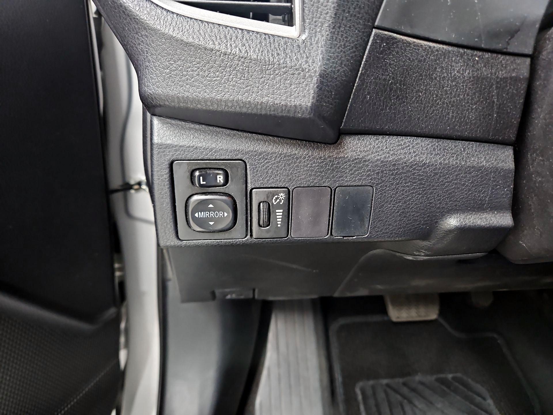 Thumbnail: 2016 Toyota Corolla - 13