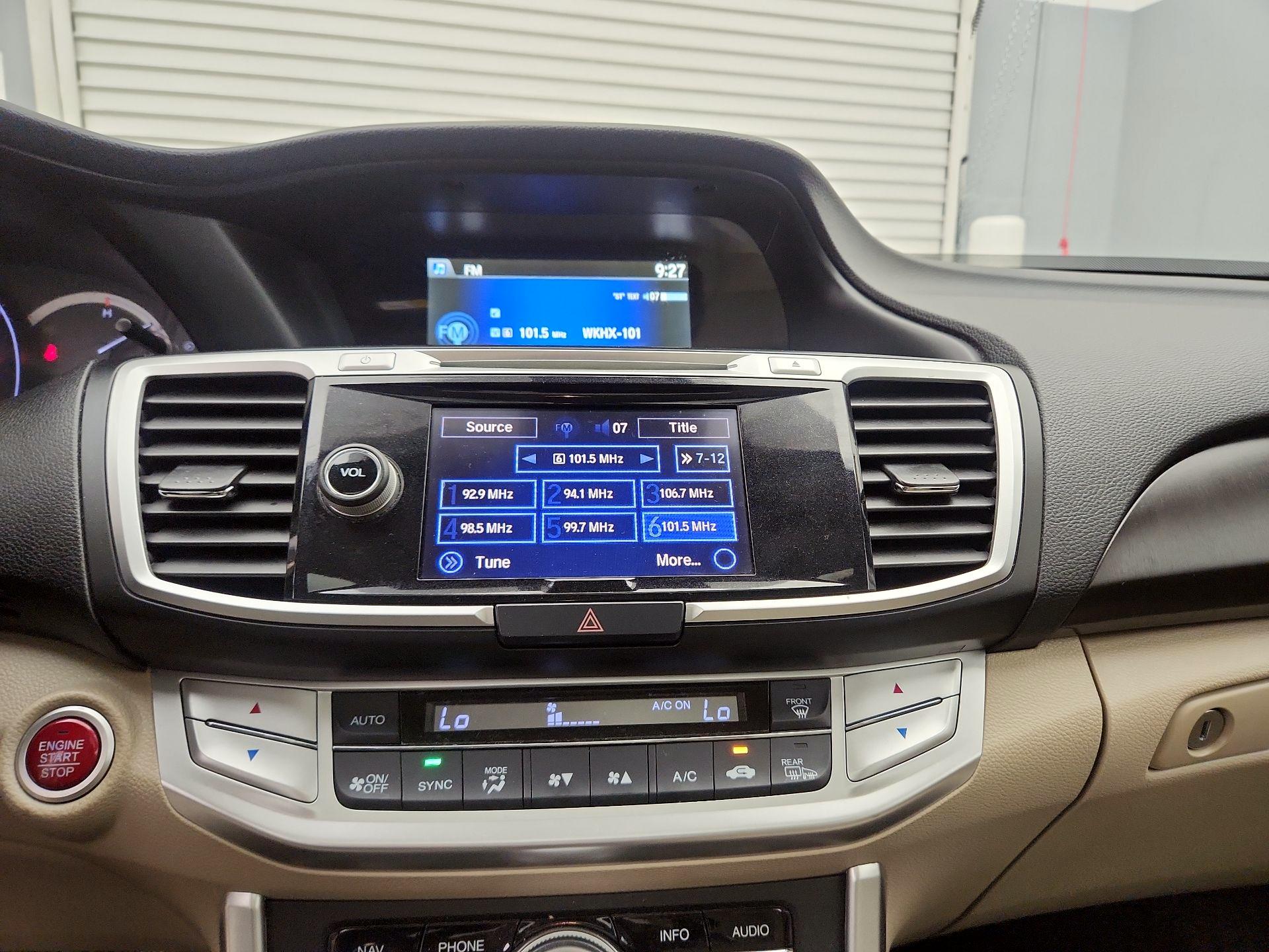 Thumbnail: 2015 Honda Accord - 15