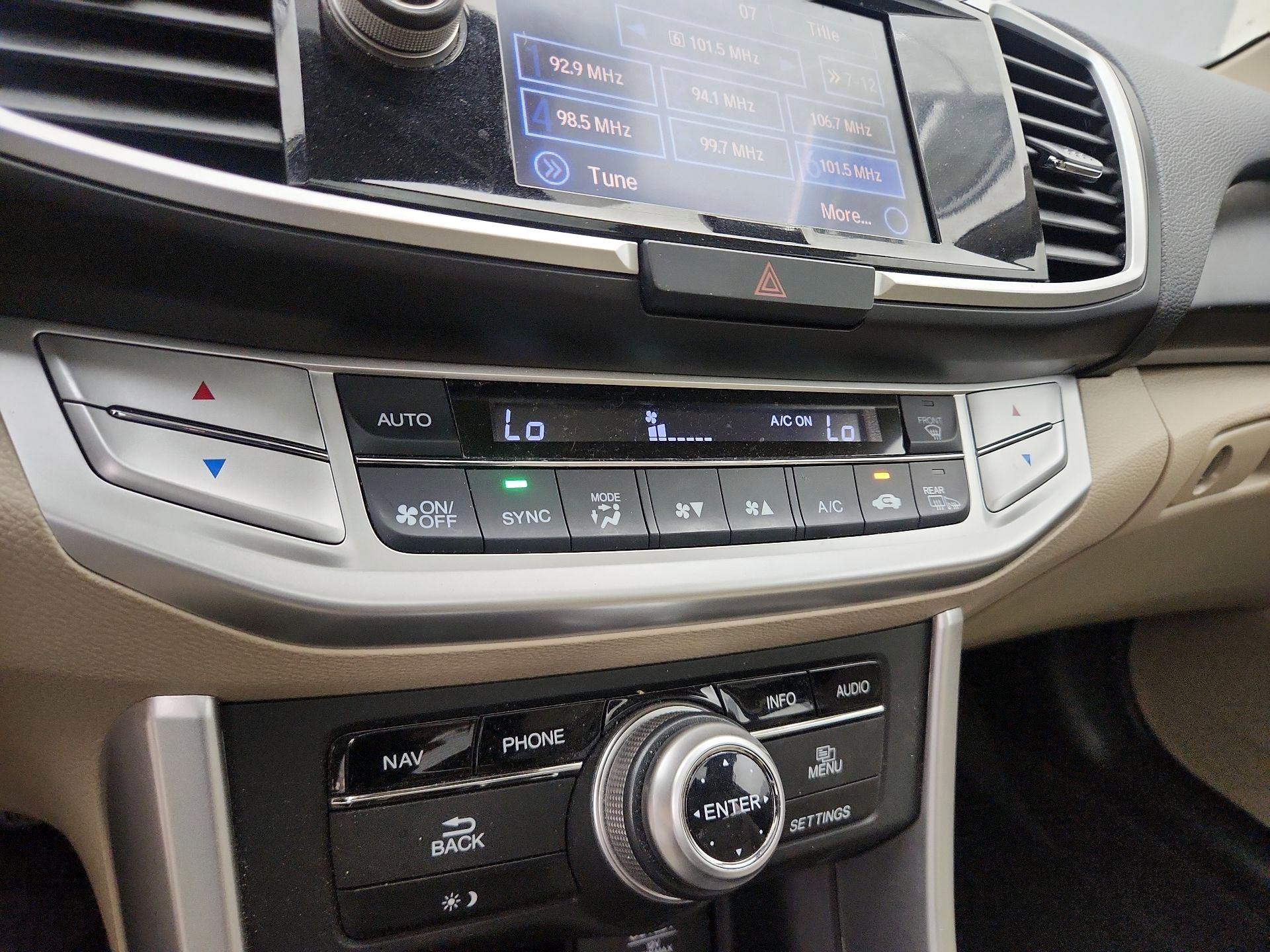 Thumbnail: 2015 Honda Accord - 16