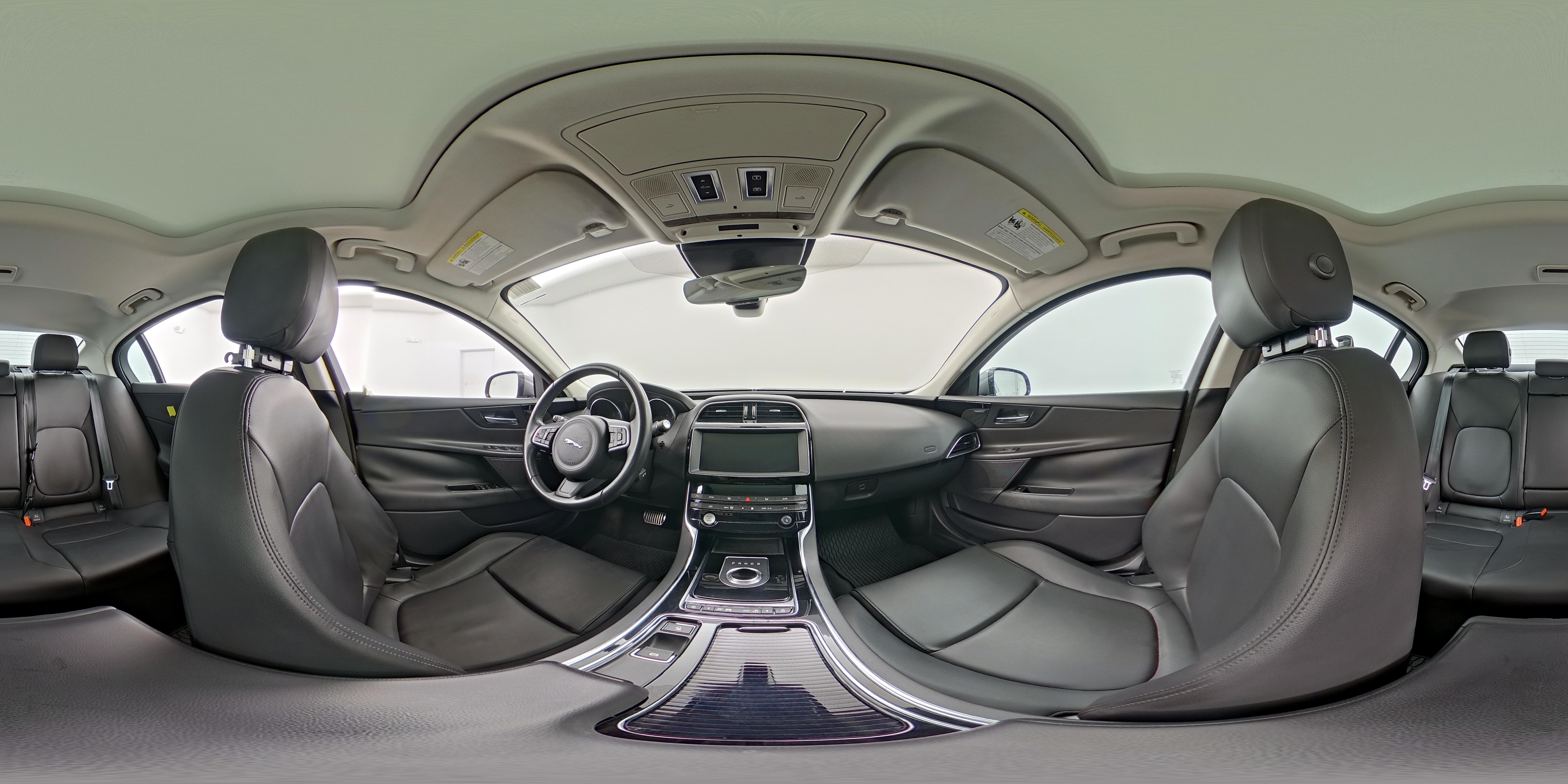 2019 Jaguar XE Premium - Photo 26
