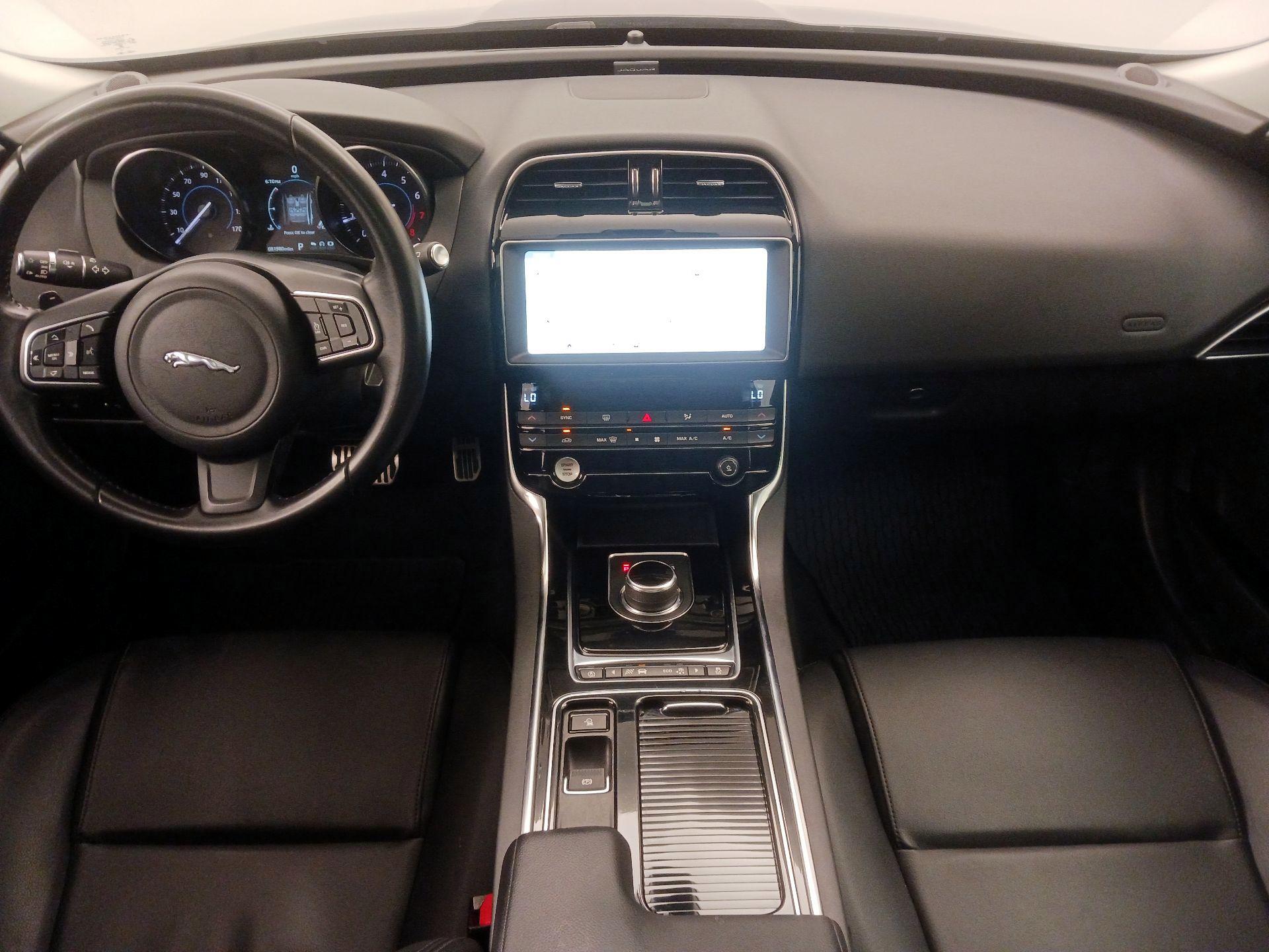 Thumbnail: 2019 Jaguar XE - 9