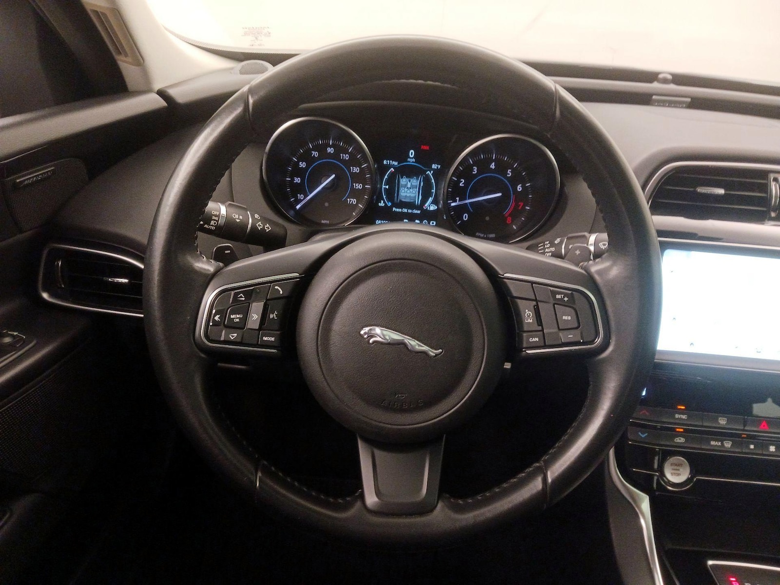 2019 Jaguar XE Premium - Photo 11