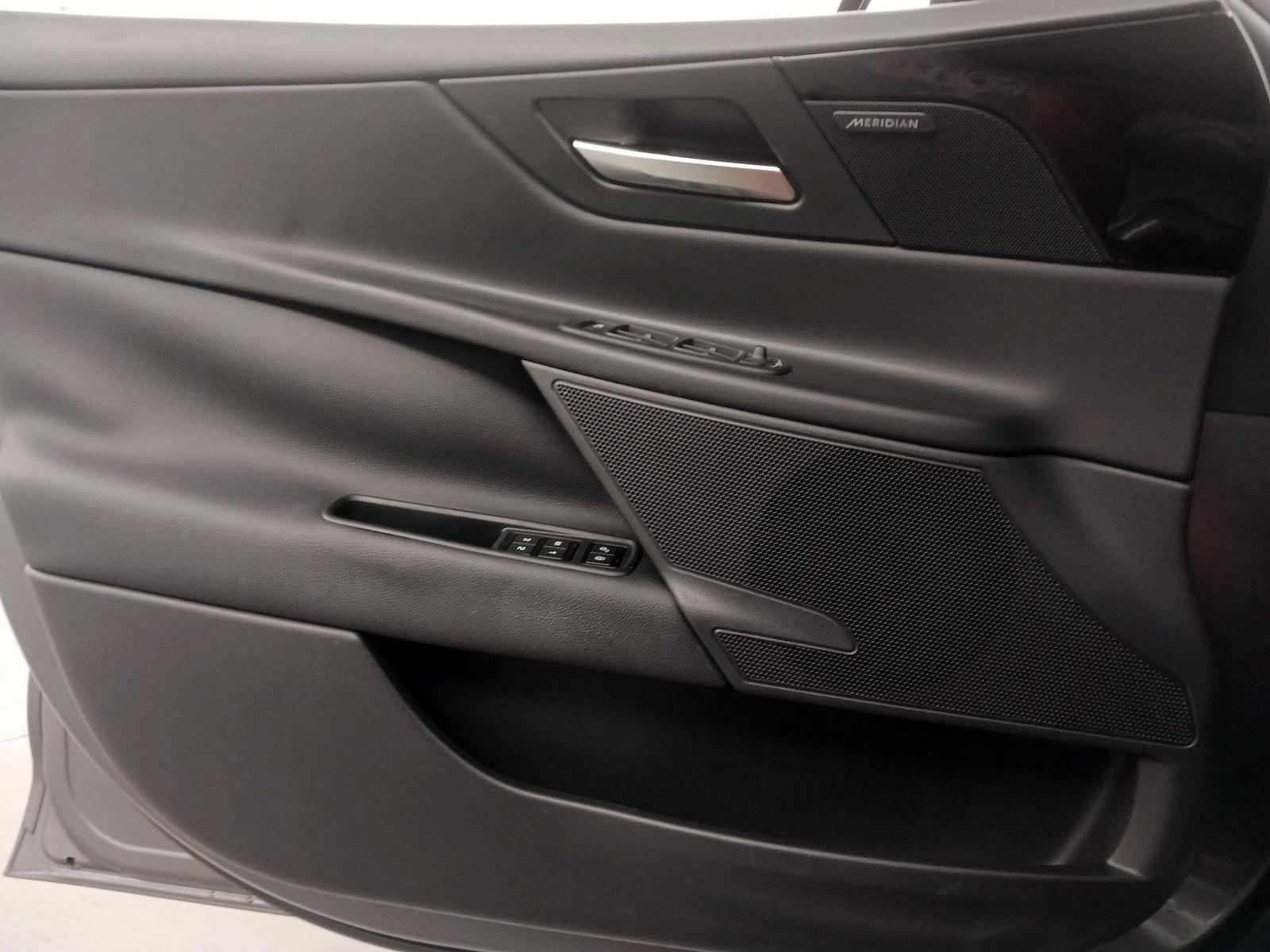 2019 Jaguar XE Premium - Photo 13