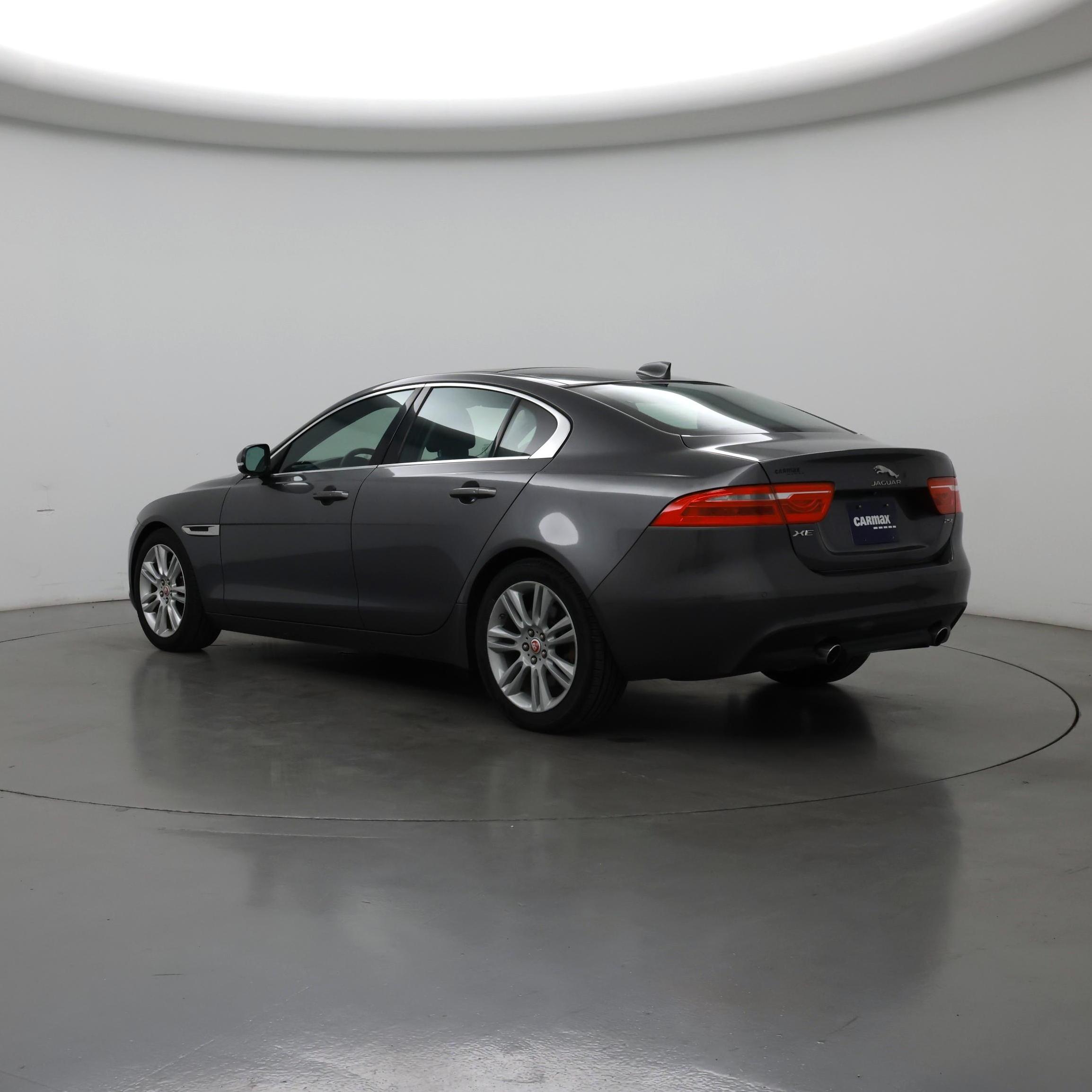 Thumbnail: 2019 Jaguar XE - 2