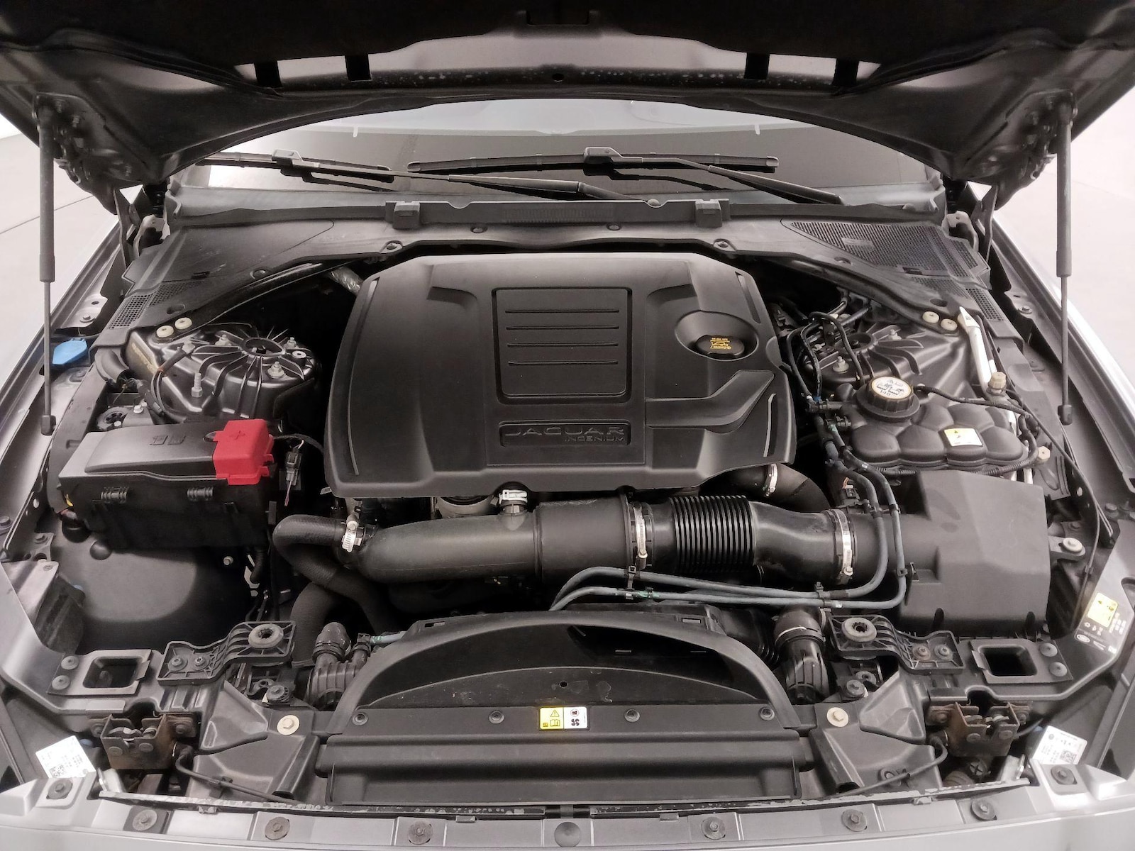 2019 Jaguar XE Premium - Photo 24
