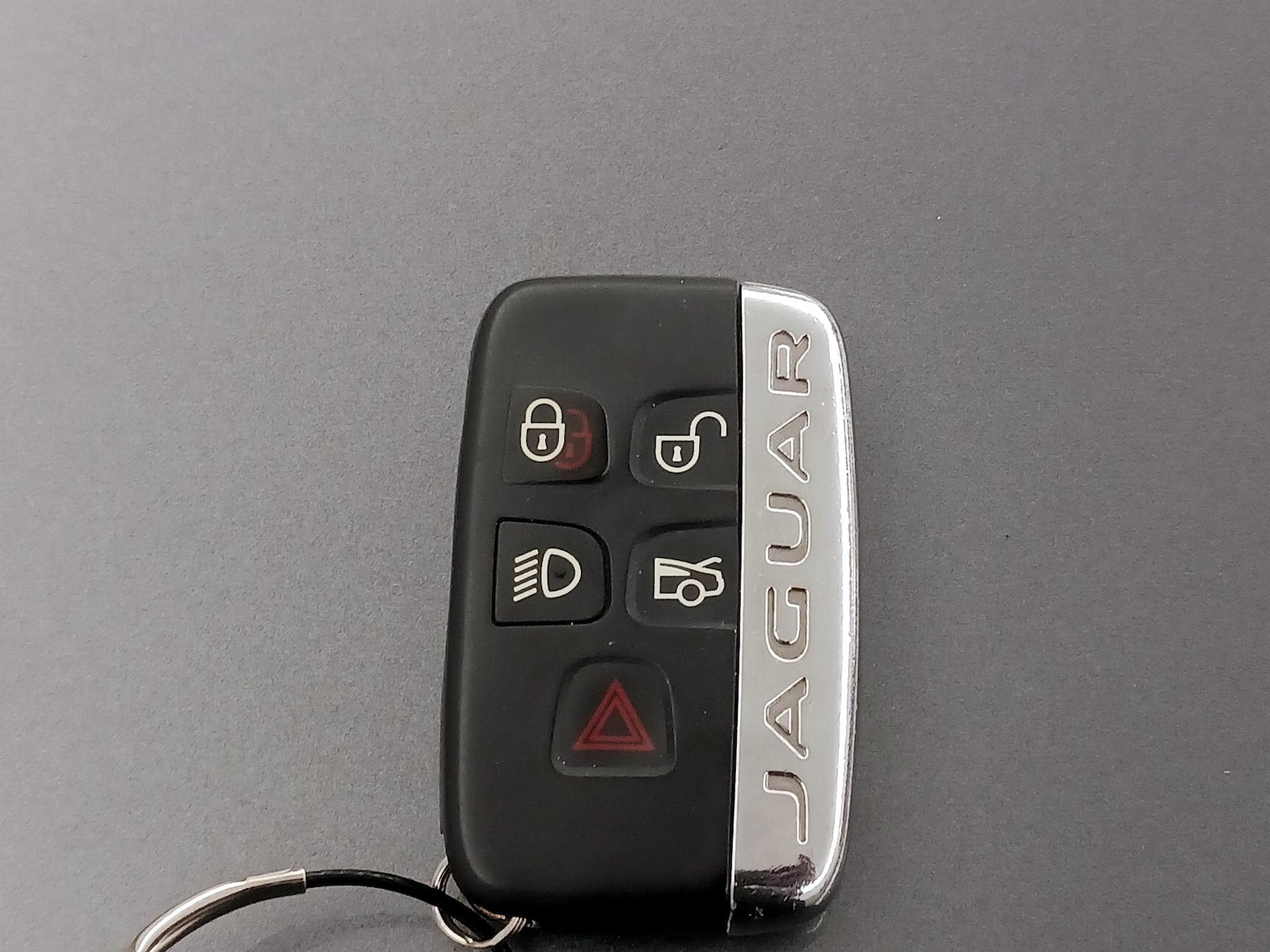 2019 Jaguar XE Premium - Photo 25