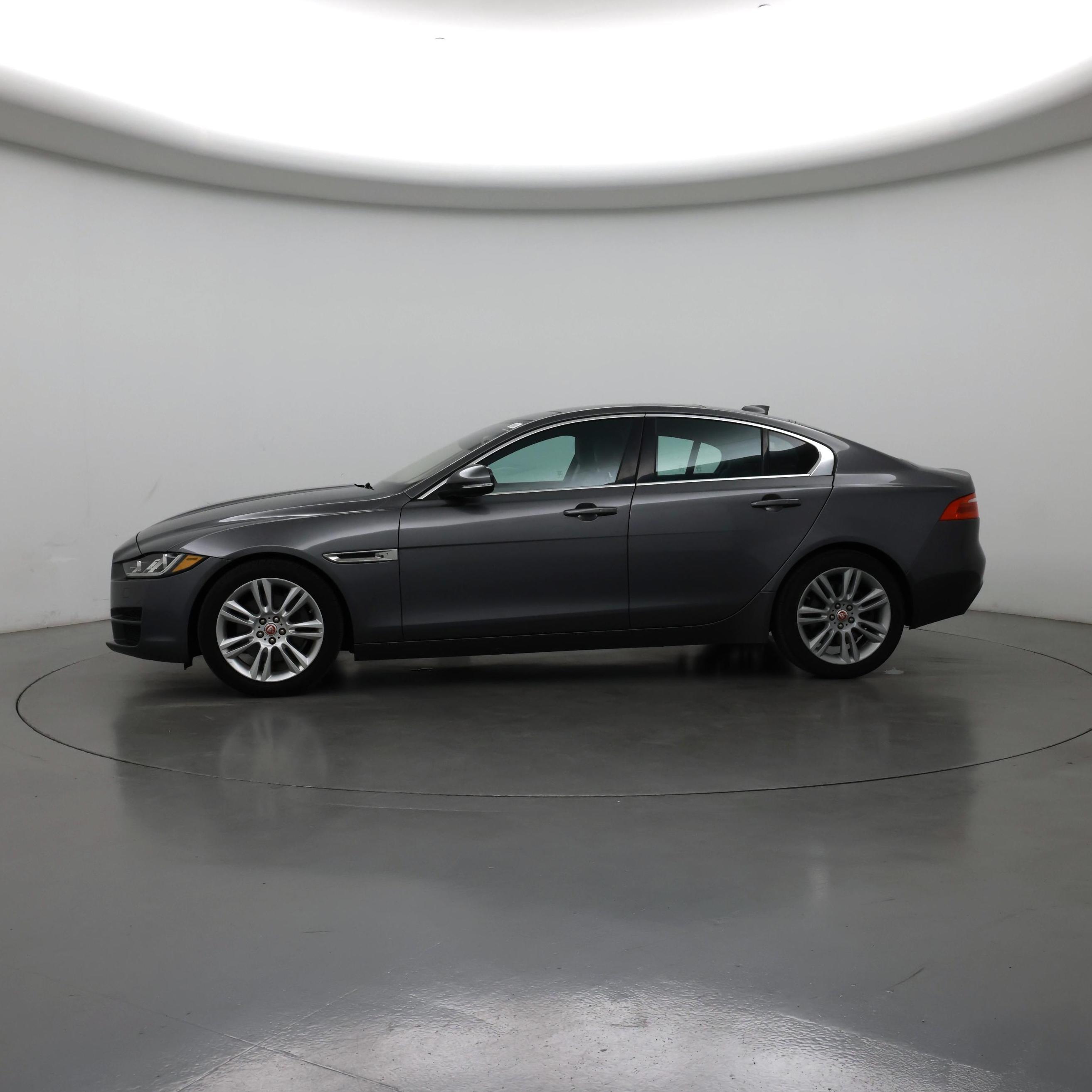 Thumbnail: 2019 Jaguar XE - 3