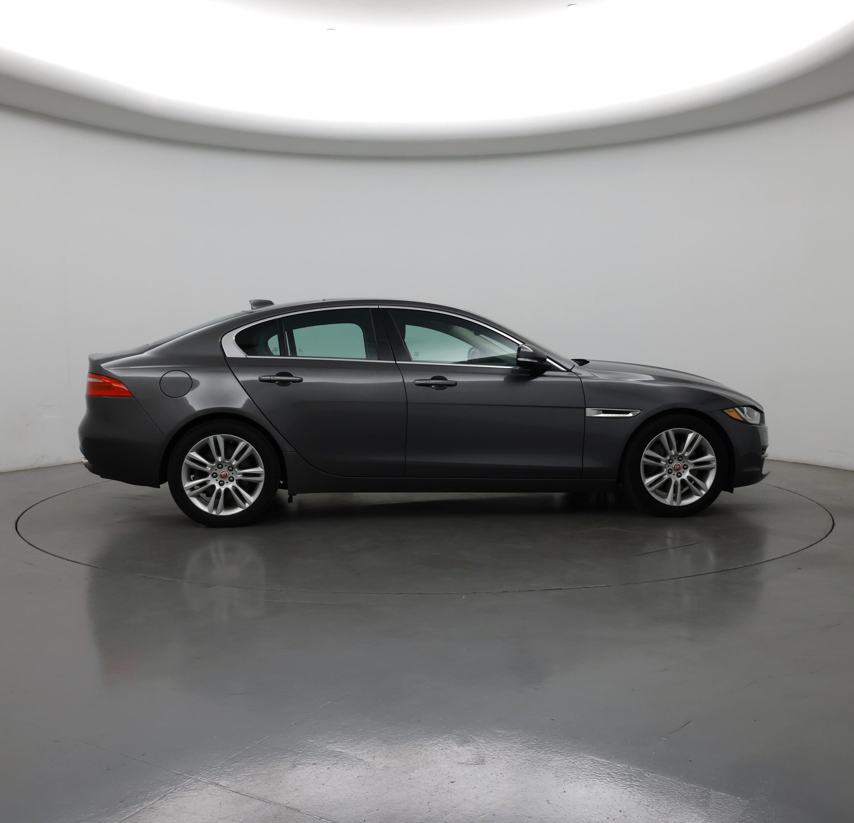 Thumbnail: 2019 Jaguar XE - 7