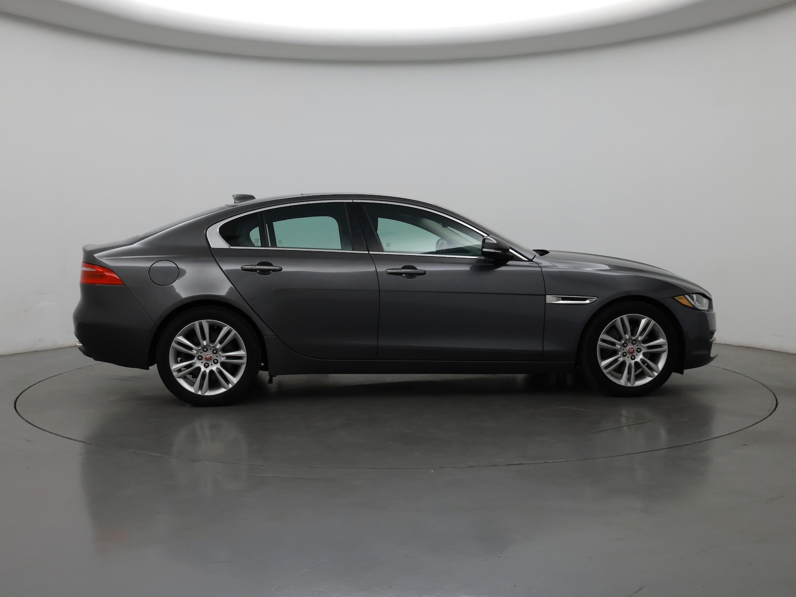 2019 Jaguar XE Premium - Photo 8