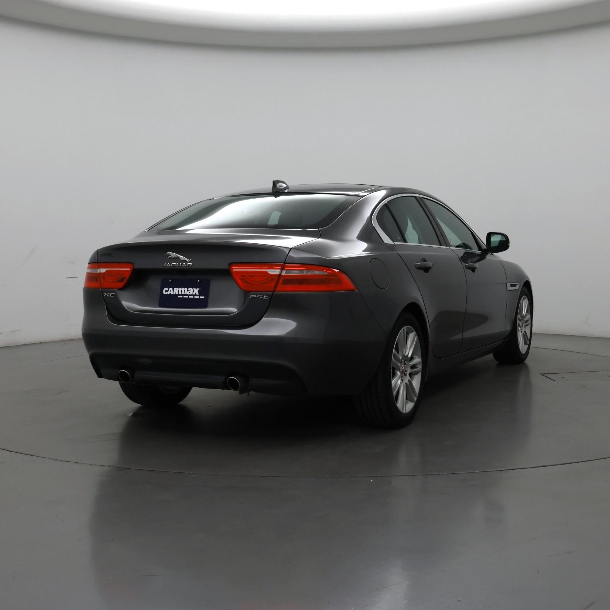 Thumbnail: 2019 Jaguar XE - 8
