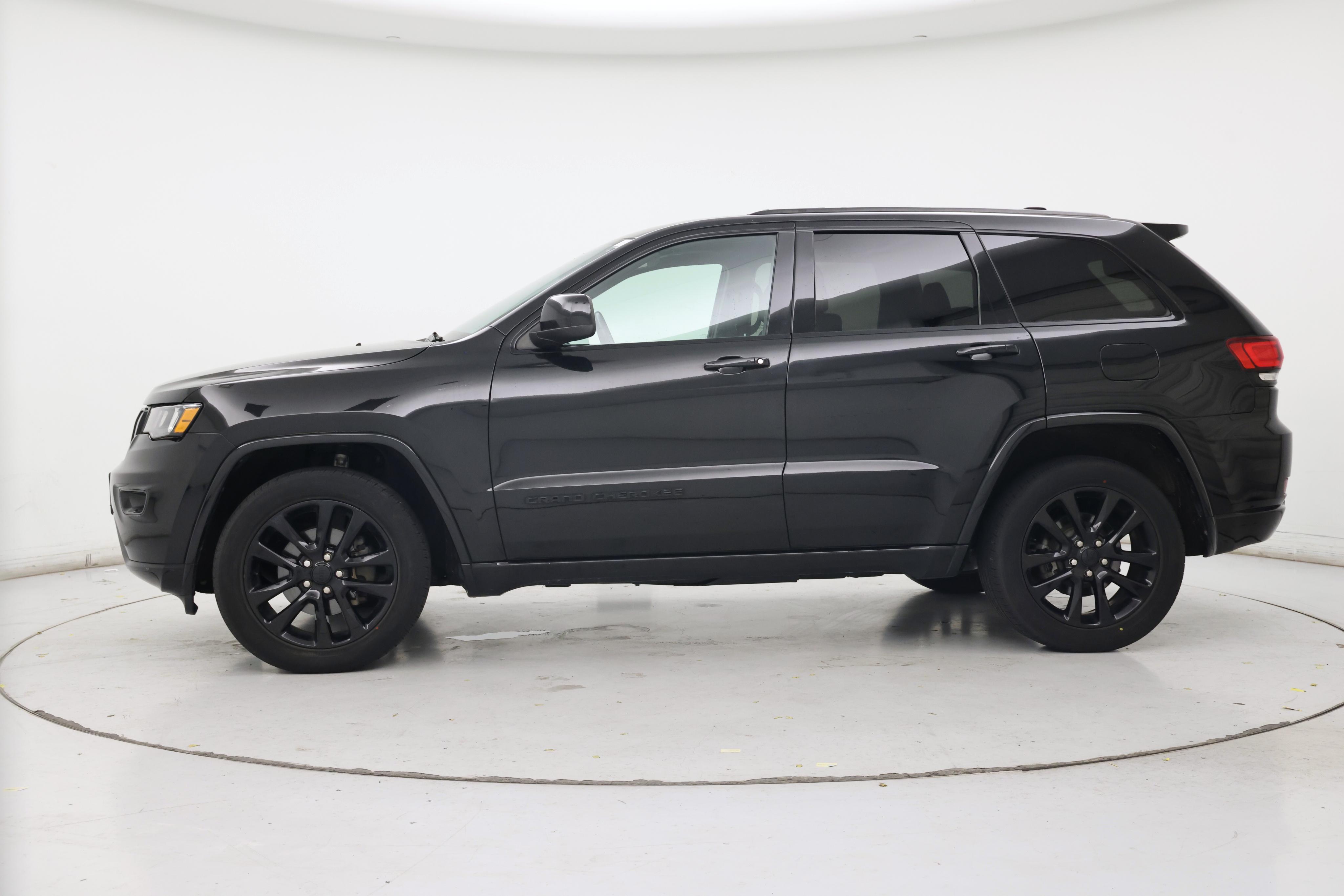 Thumbnail: 2019 Jeep Grand Cherokee - 3
