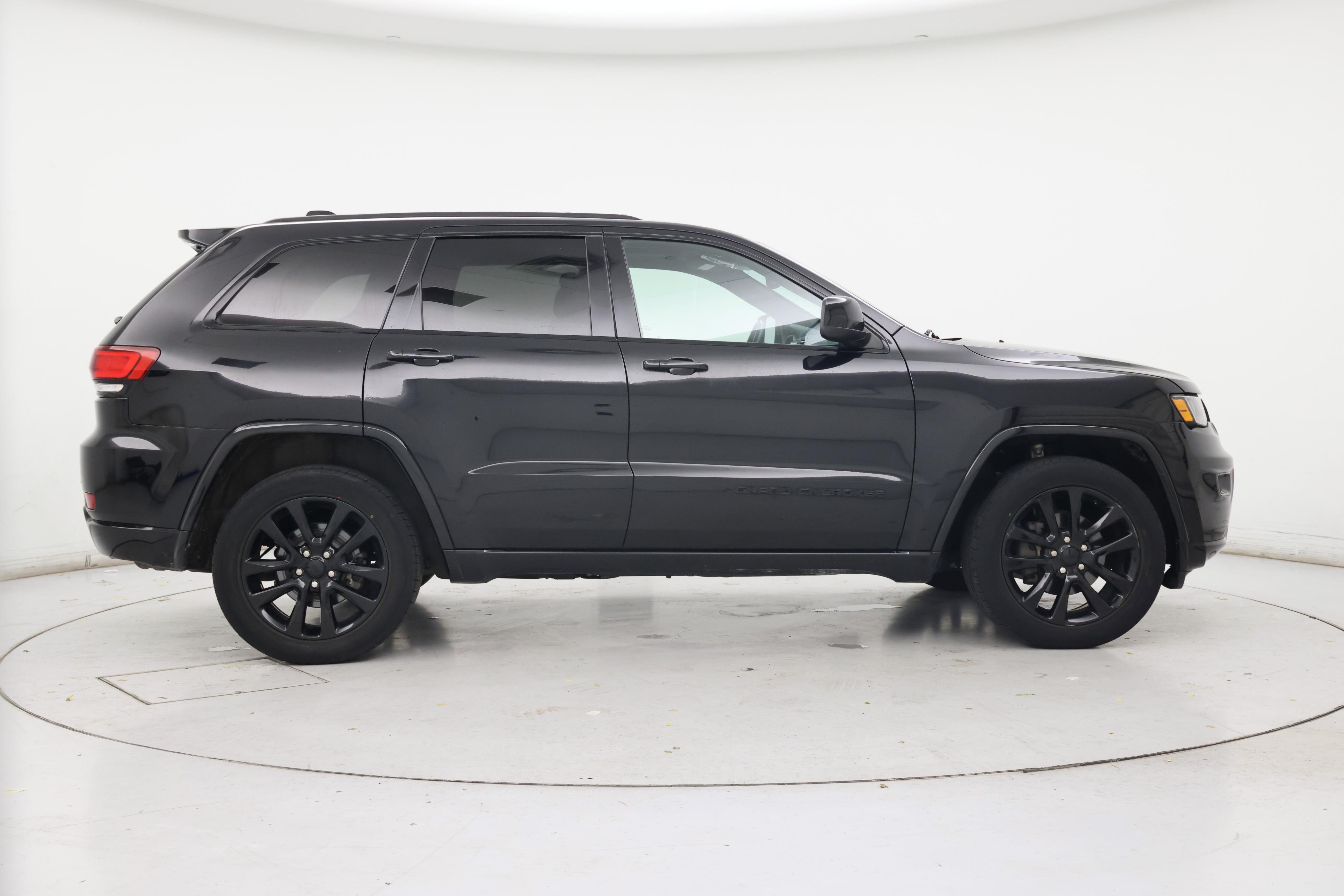 Thumbnail: 2019 Jeep Grand Cherokee - 7