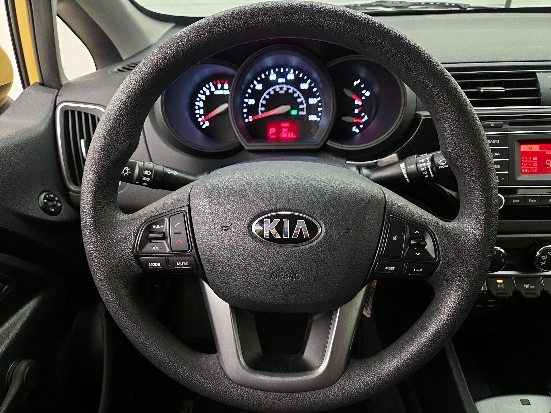 Thumbnail: 2016 Kia Rio - 10