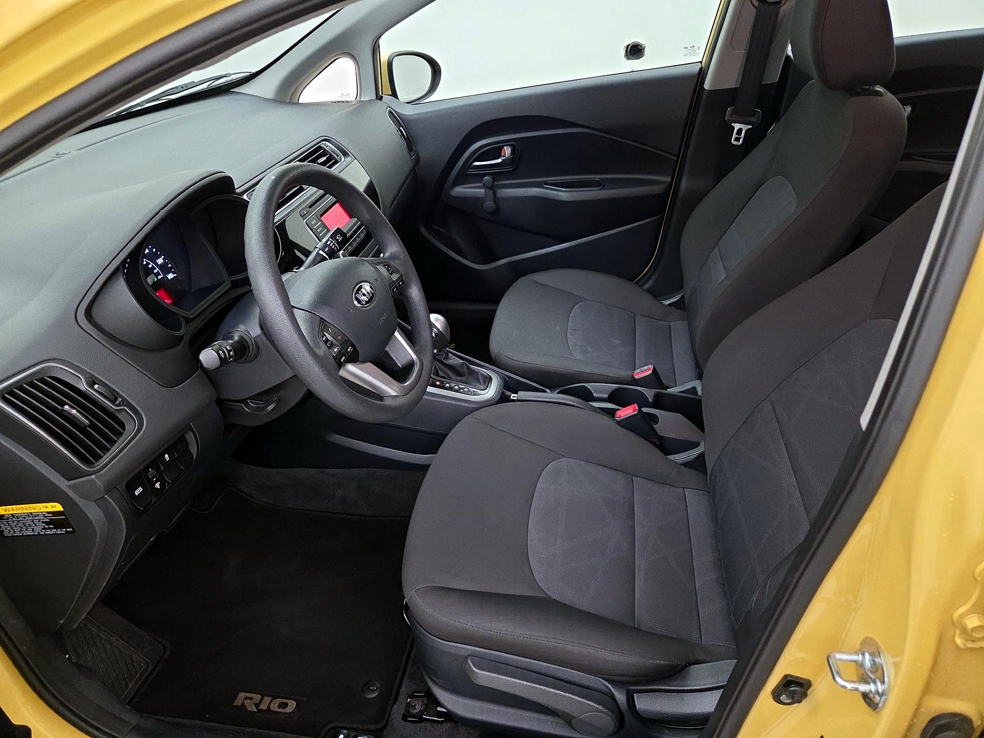 Thumbnail: 2016 Kia Rio - 11