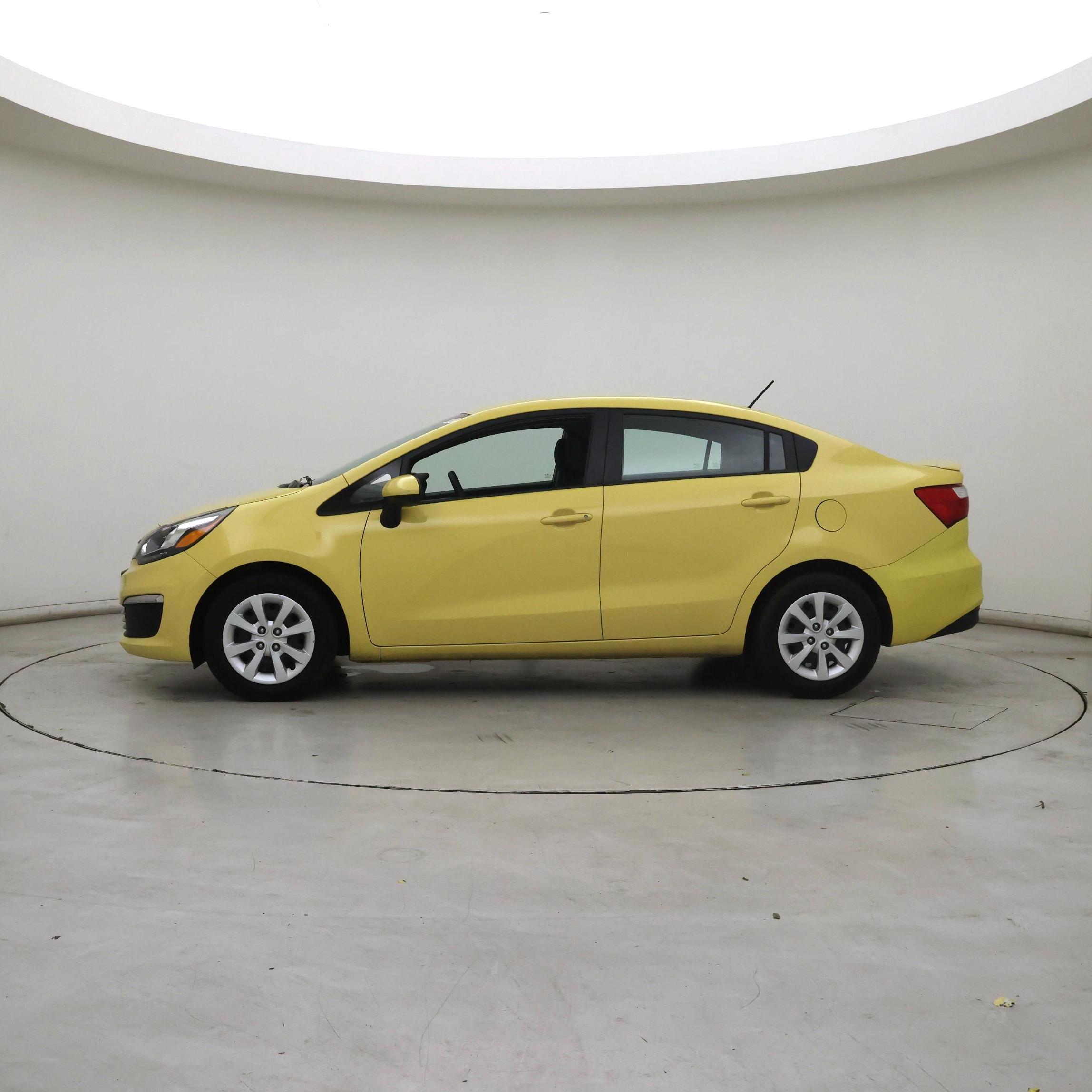 Thumbnail: 2016 Kia Rio - 3
