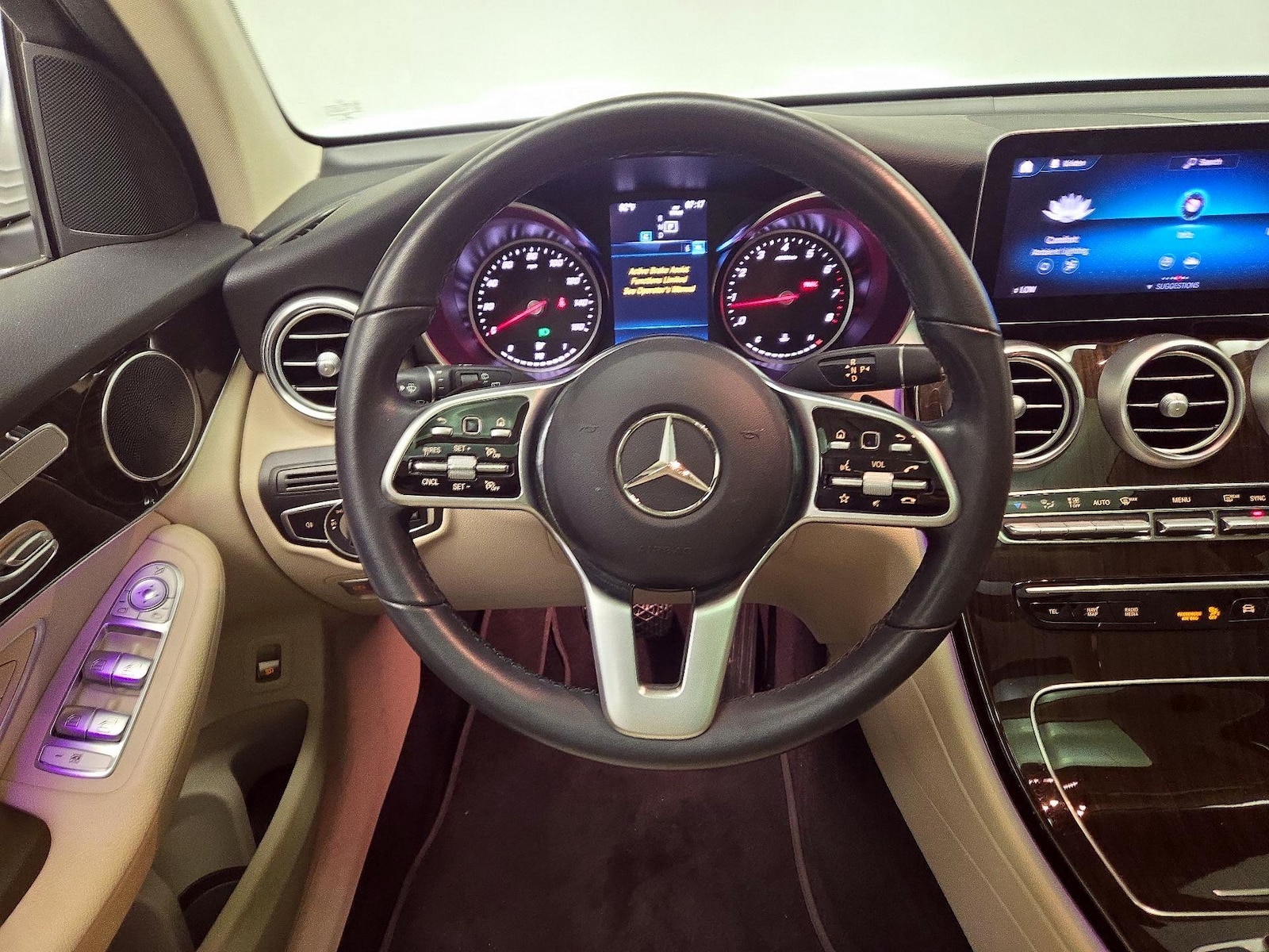 2022 Mercedes-Benz GLC GLC300 - Photo 11