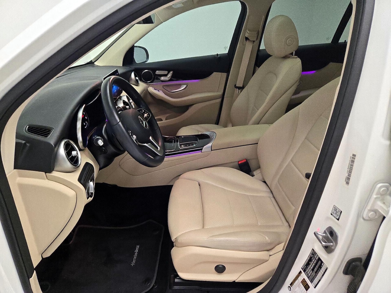 2022 Mercedes-Benz GLC GLC300 - Photo 12