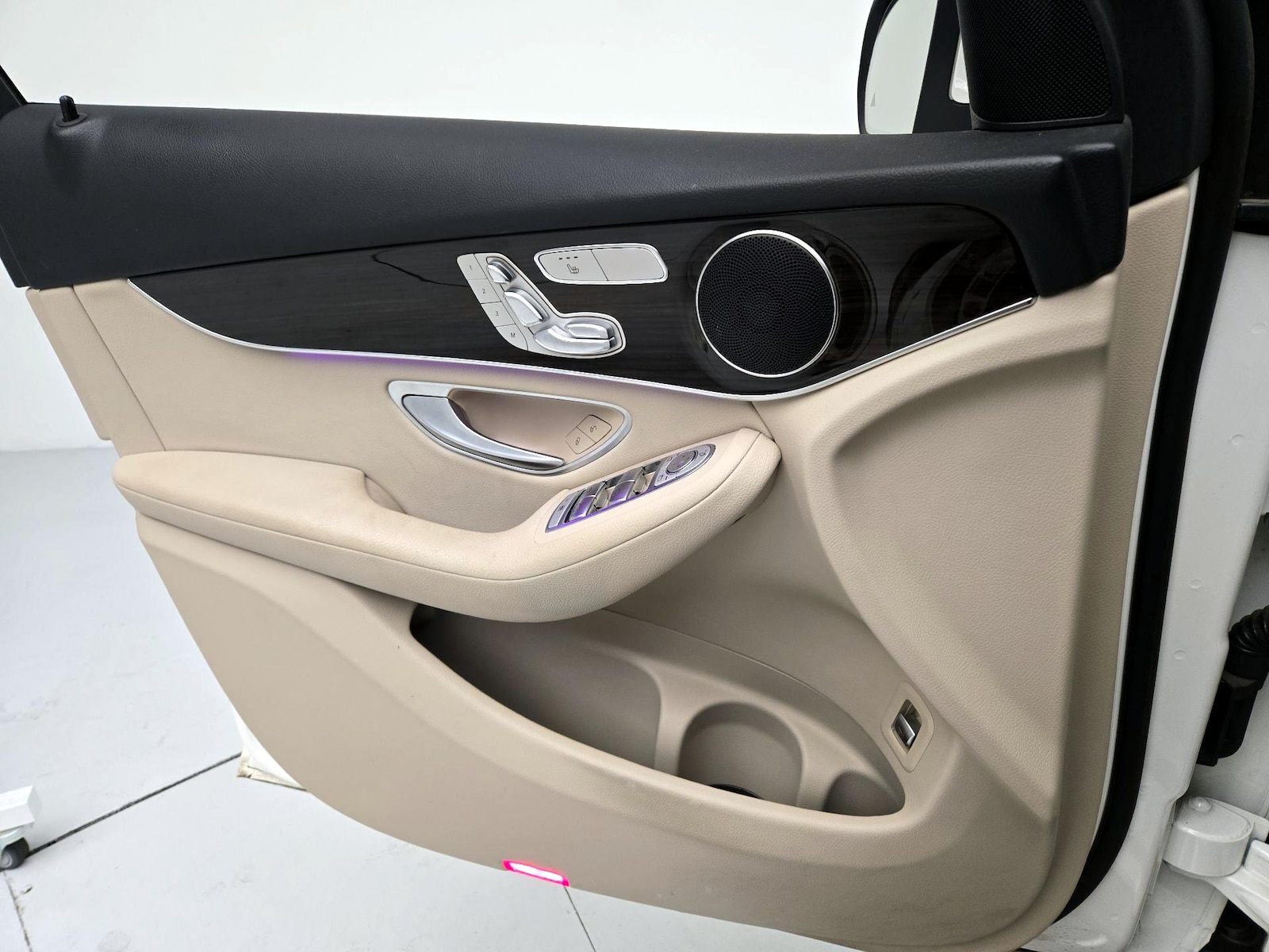2022 Mercedes-Benz GLC GLC300 - Photo 13