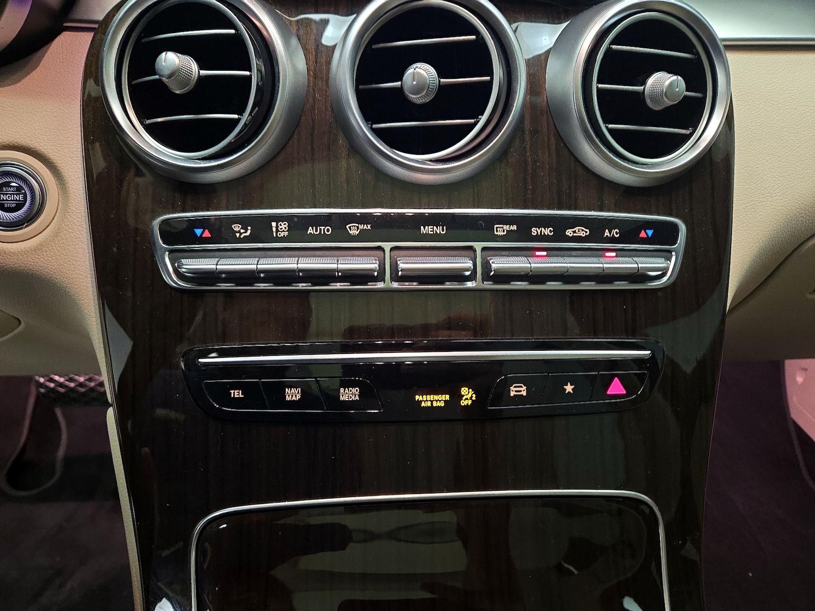 2022 Mercedes-Benz GLC GLC300 - Photo 16
