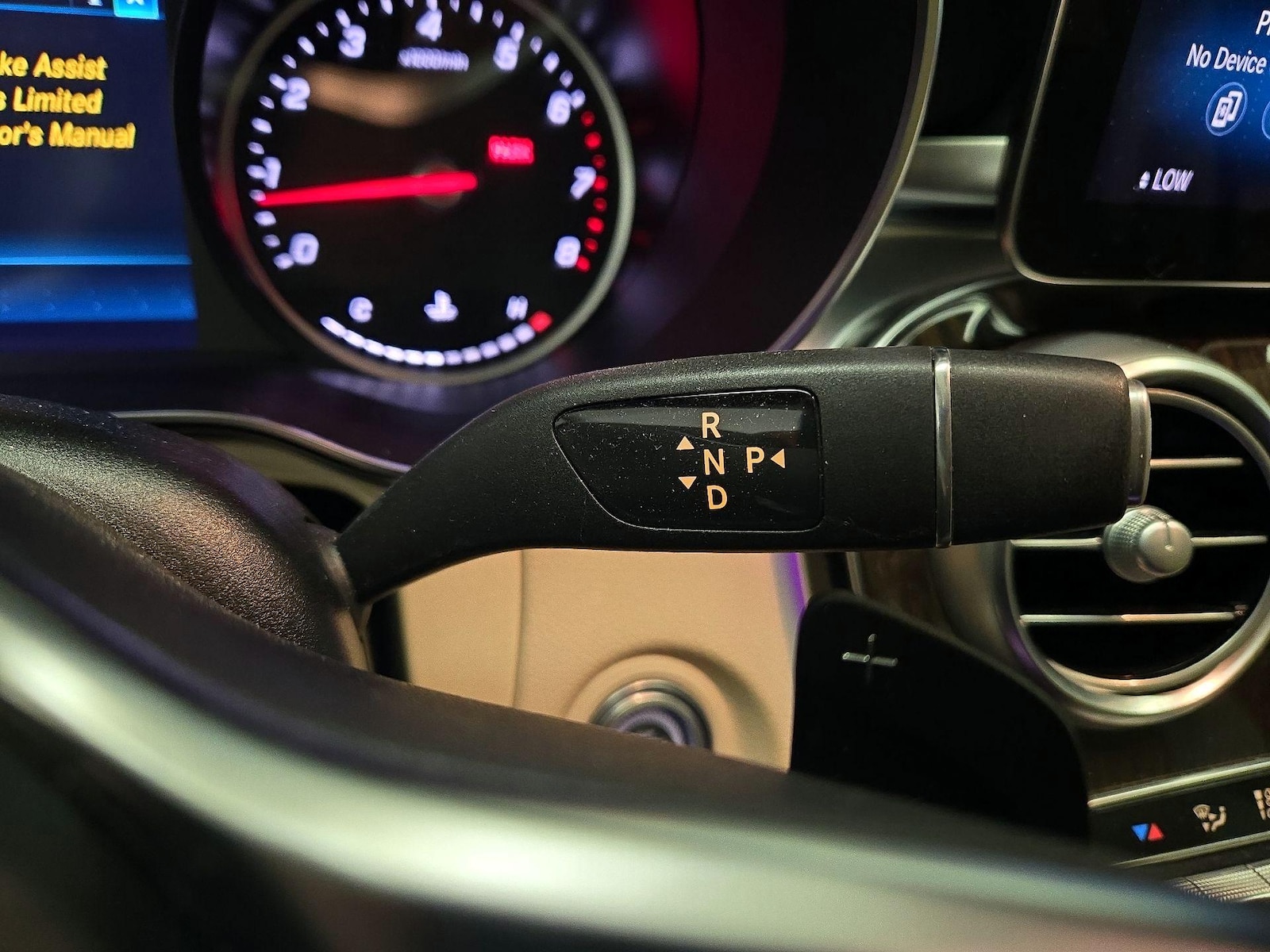 2022 Mercedes-Benz GLC GLC300 - Photo 17