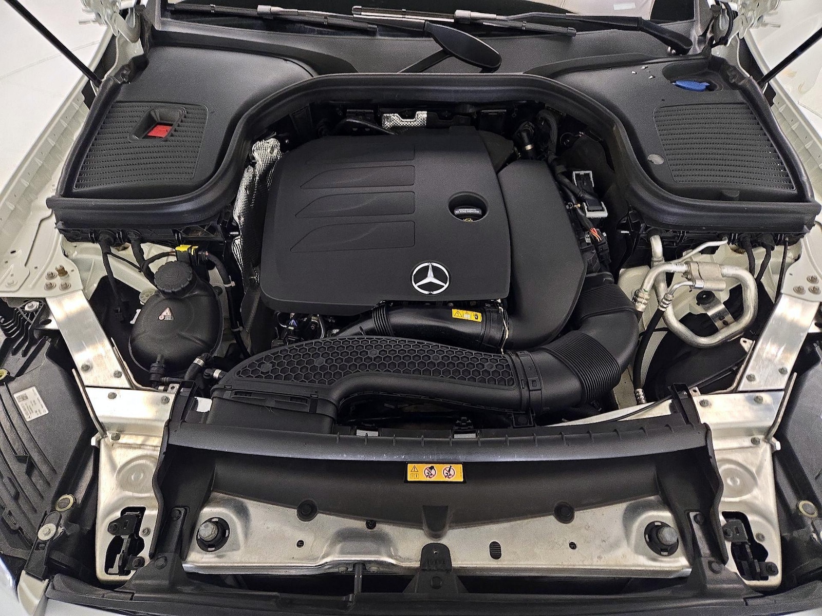 2022 Mercedes-Benz GLC GLC300 - Photo 22