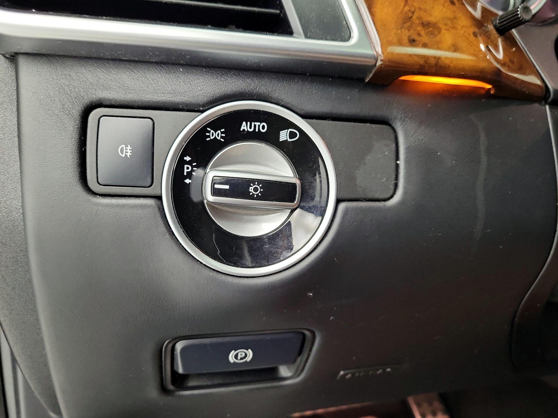 Thumbnail: 2016 Mercedes-Benz GL-Class - 13