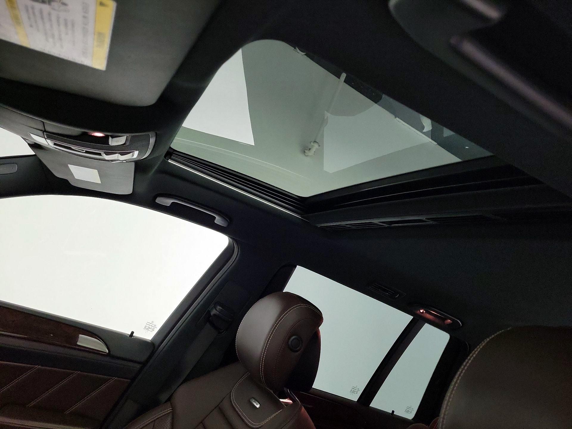 Thumbnail: 2016 Mercedes-Benz GL-Class - 20