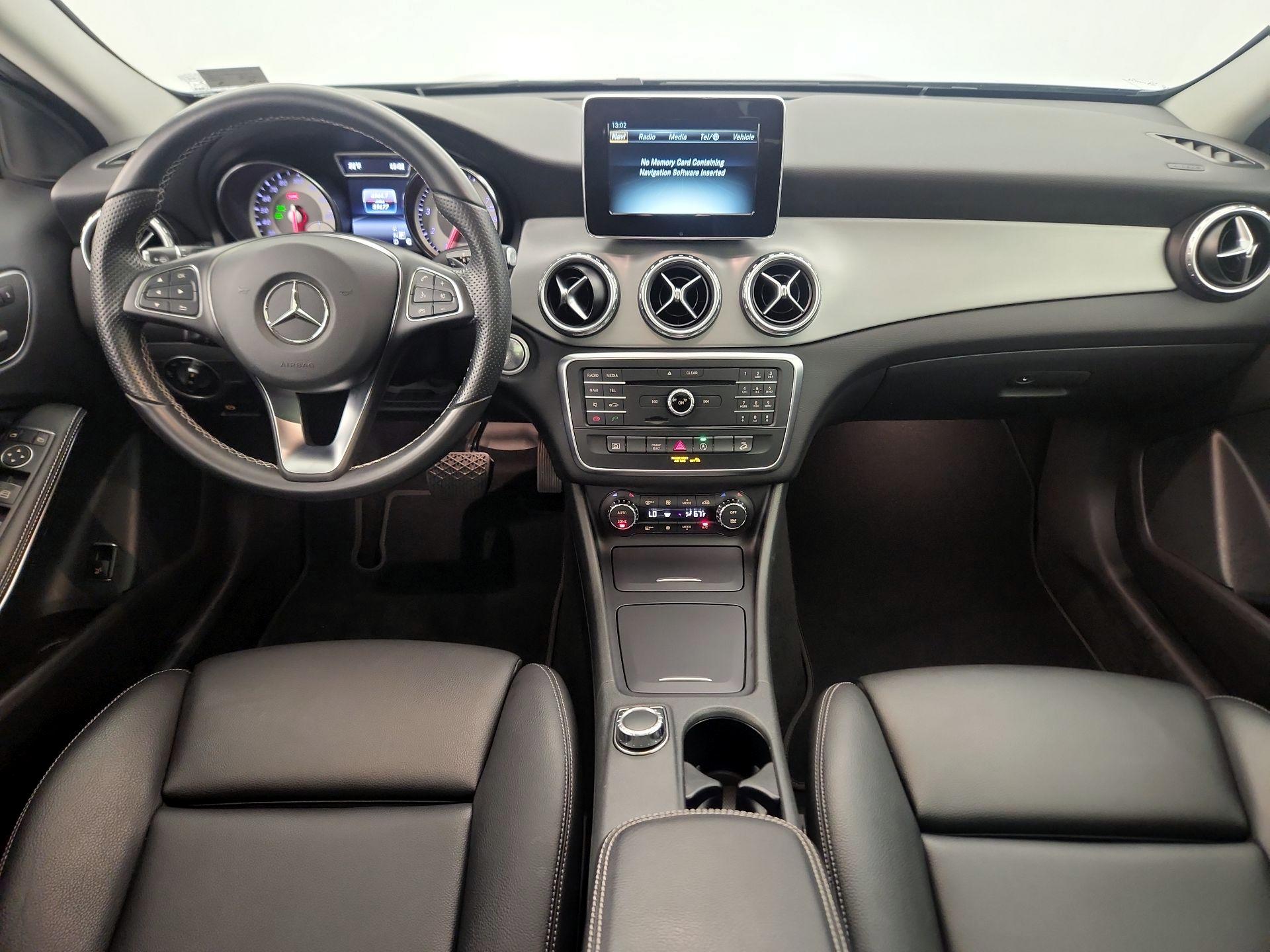 Thumbnail: 2016 Mercedes-Benz GLA - 9