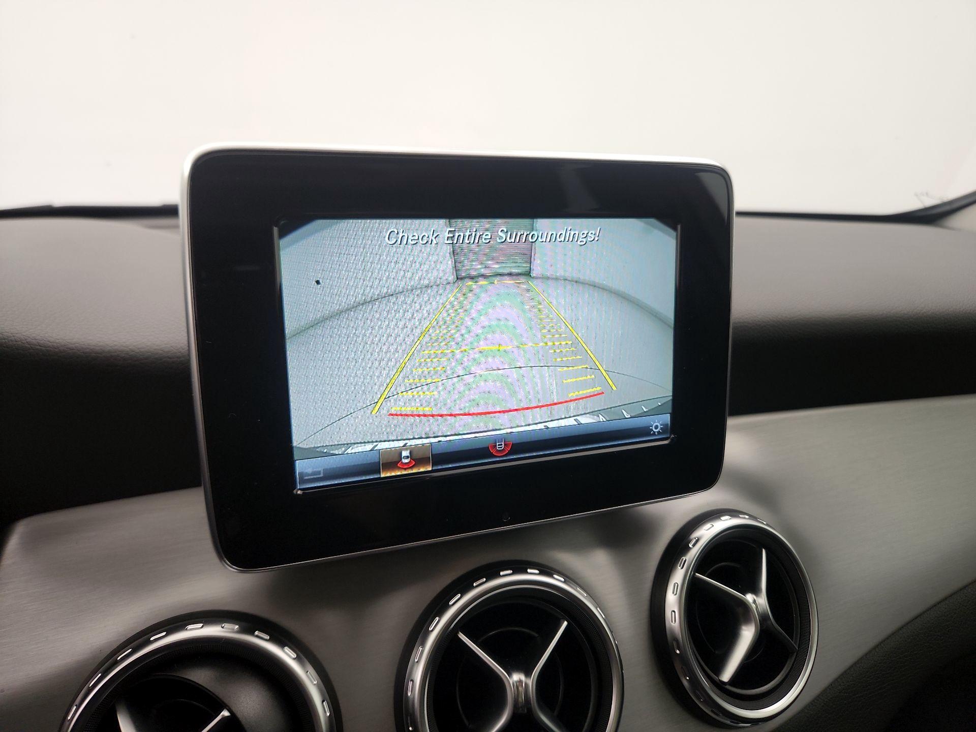 Thumbnail: 2016 Mercedes-Benz GLA - 14