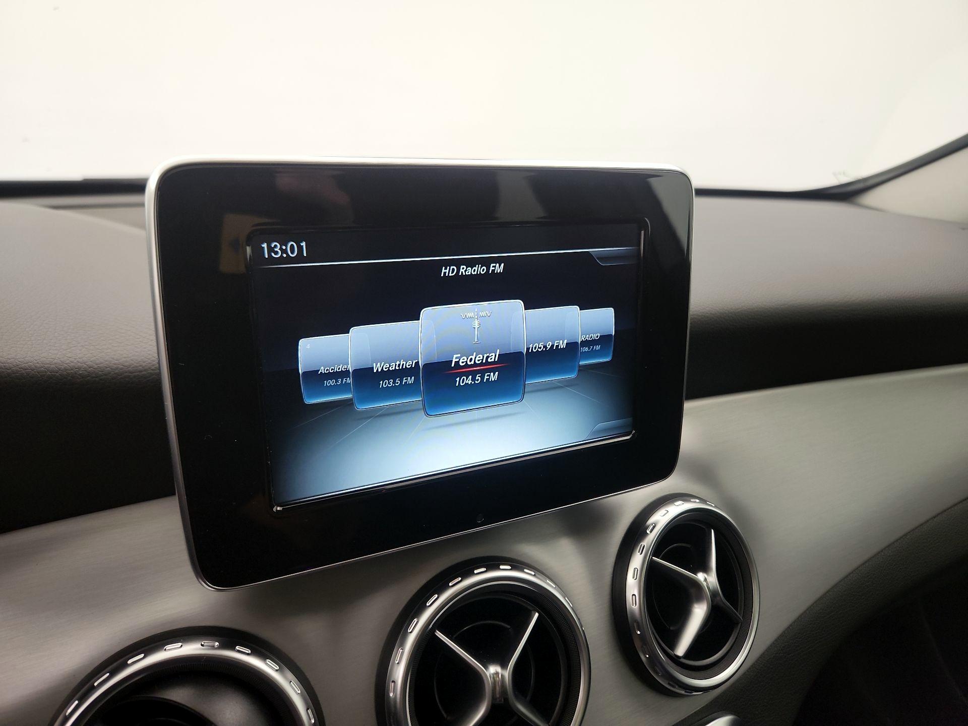 Thumbnail: 2016 Mercedes-Benz GLA - 15