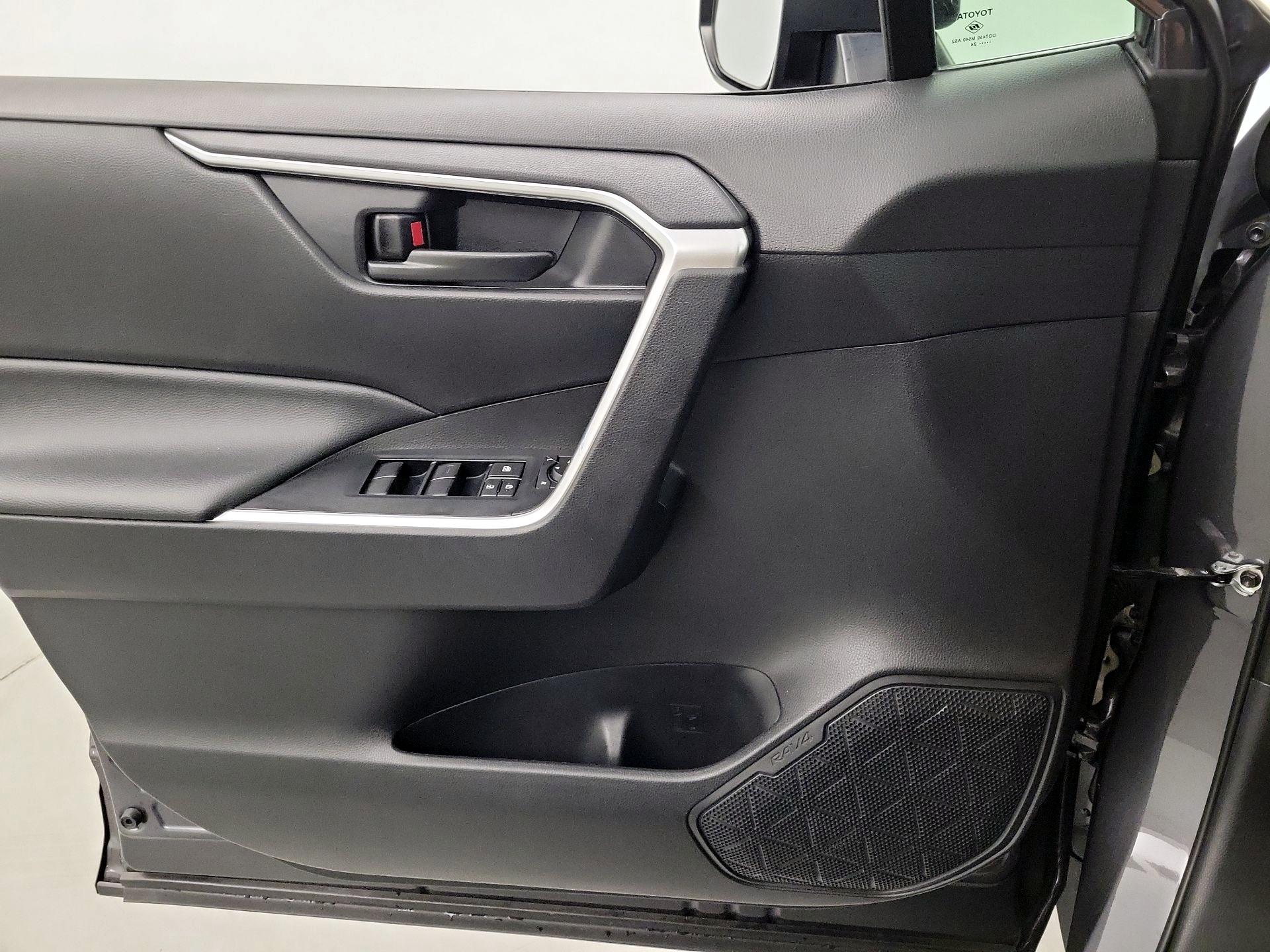 Thumbnail: 2024 Toyota RAV4 - 10