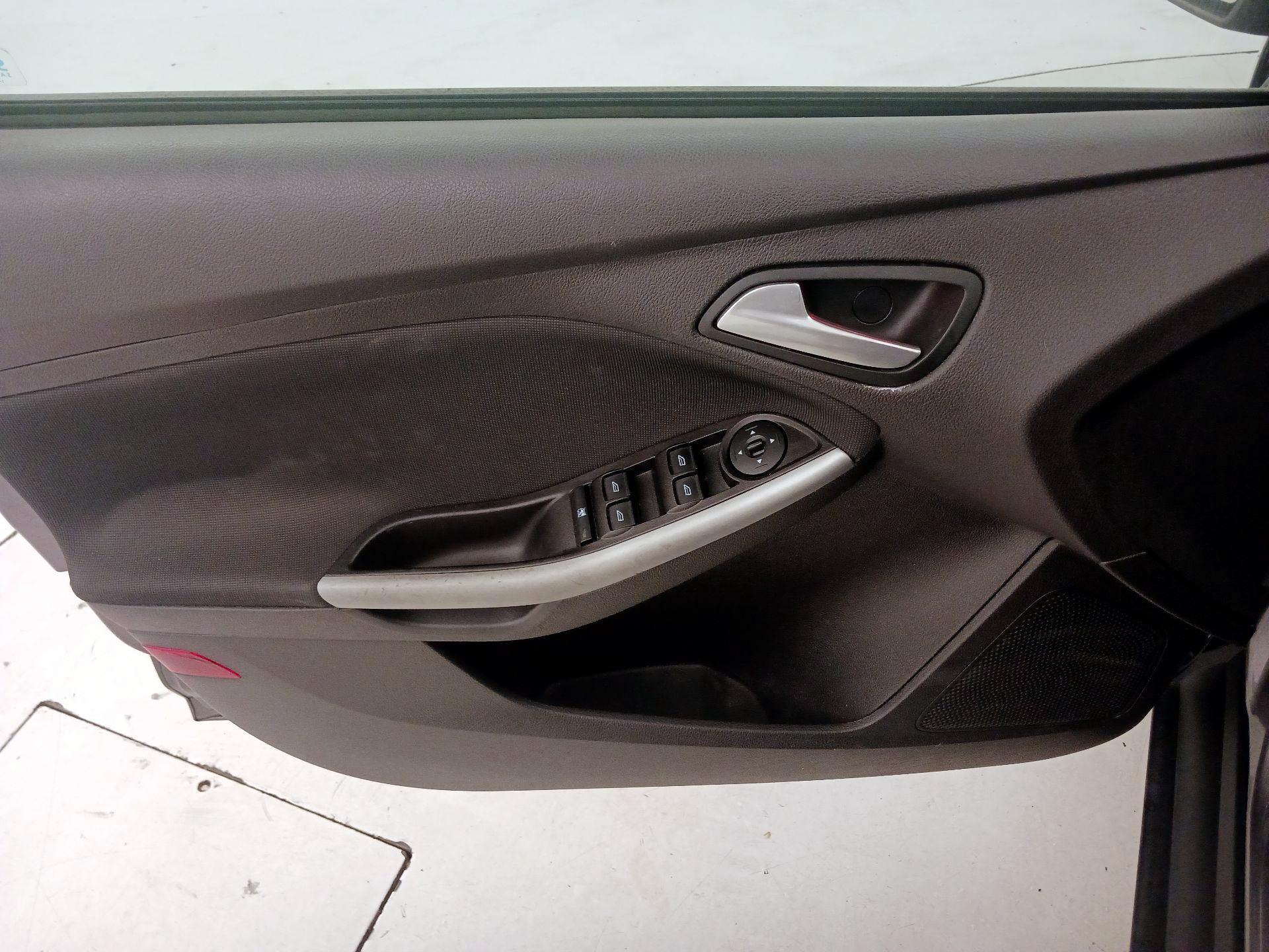 Thumbnail: 2014 Ford Focus - 12